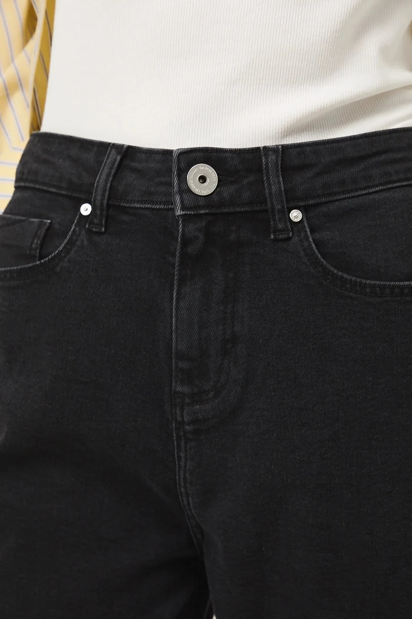 Женские джинсы кроя мамы - фото 4