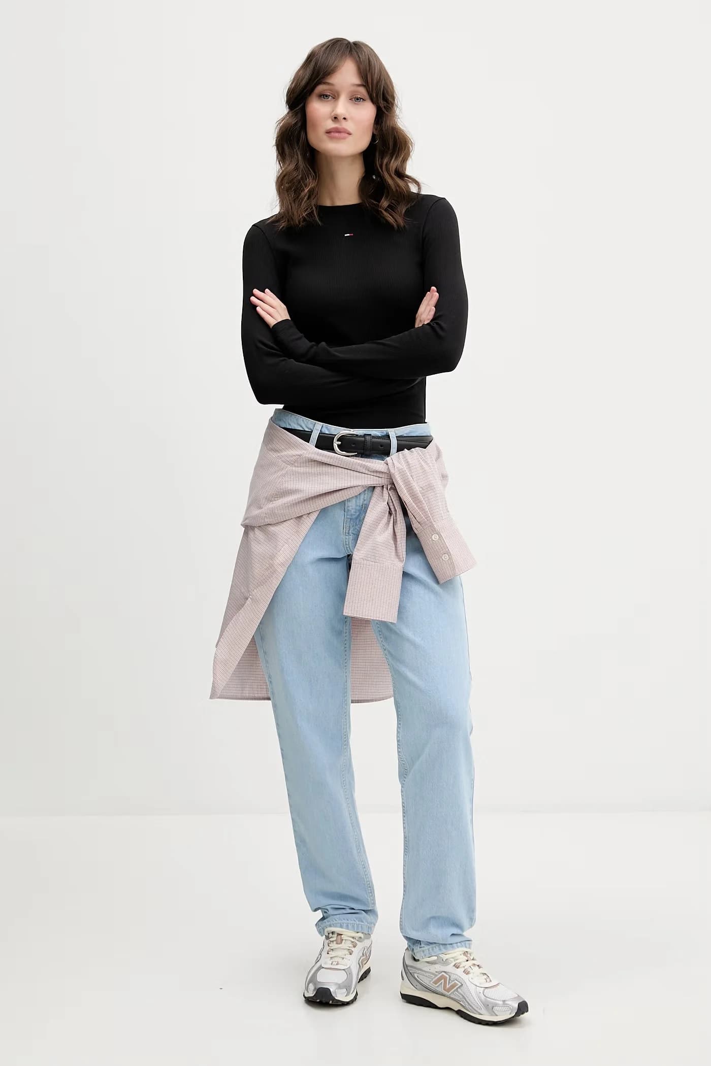 Женские джинсы кроя мамы - фото 2