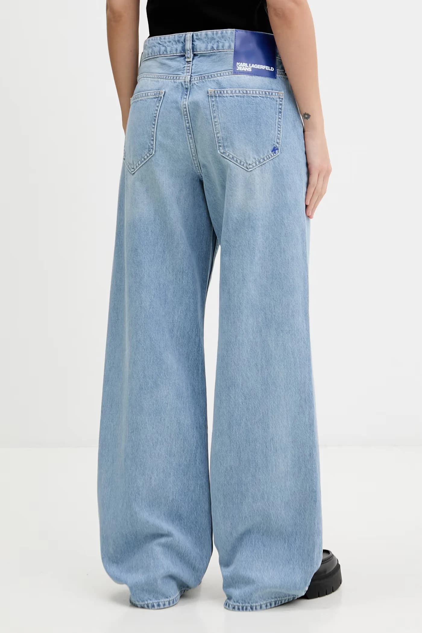 Женские джинсы - фото 3