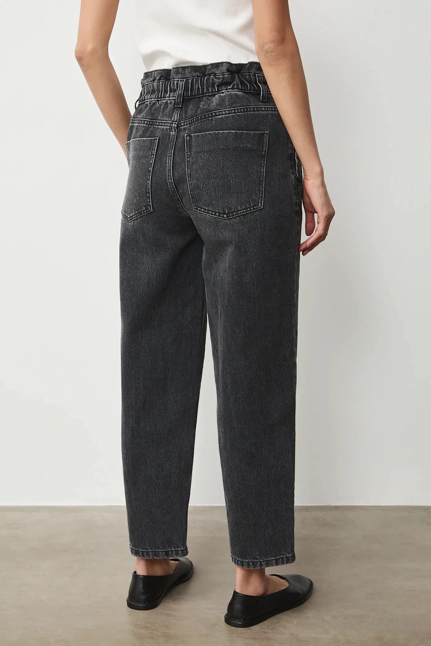 Женские джинсы с напуском - фото 3