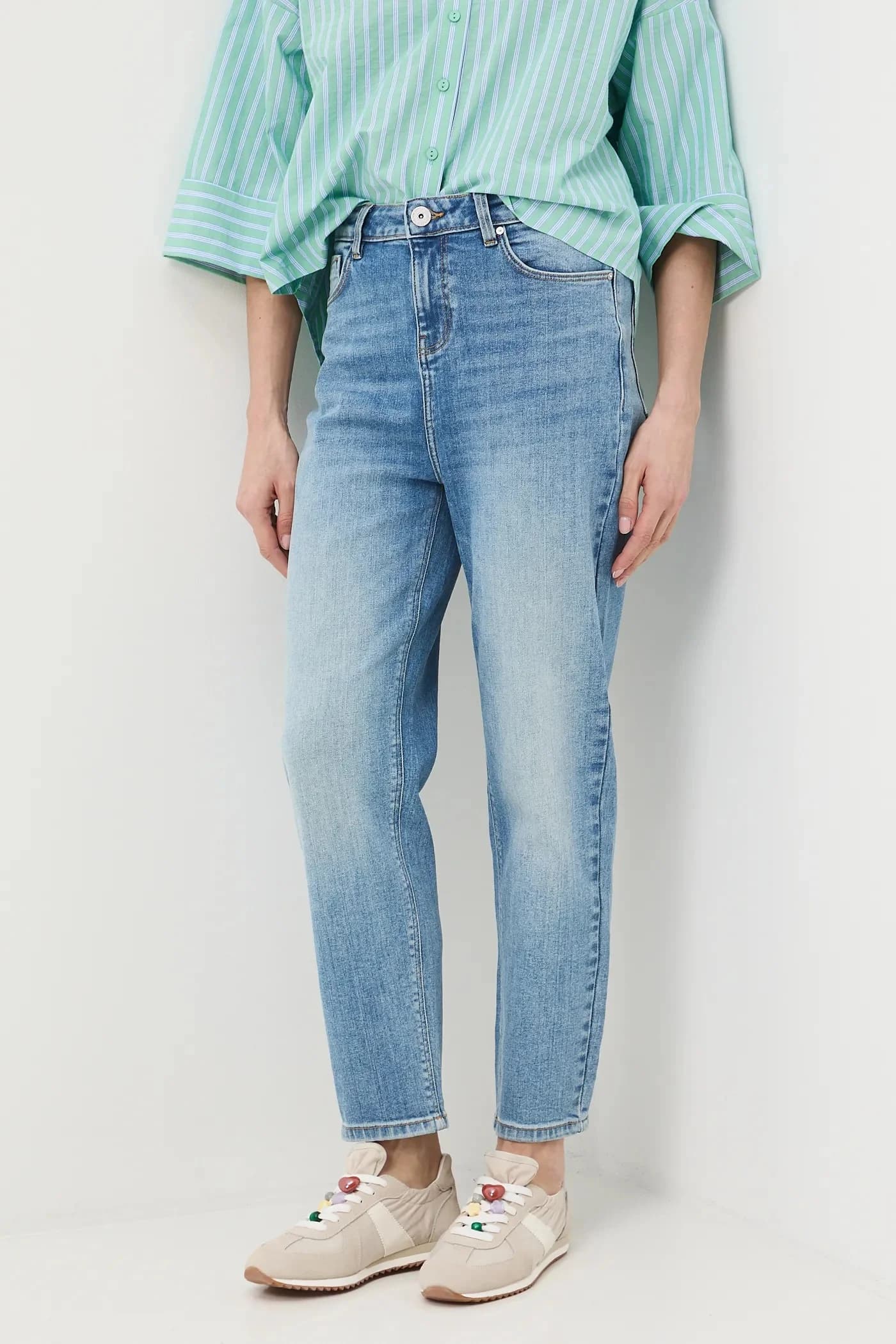 Женские джинсы кроя мамы - фото 2