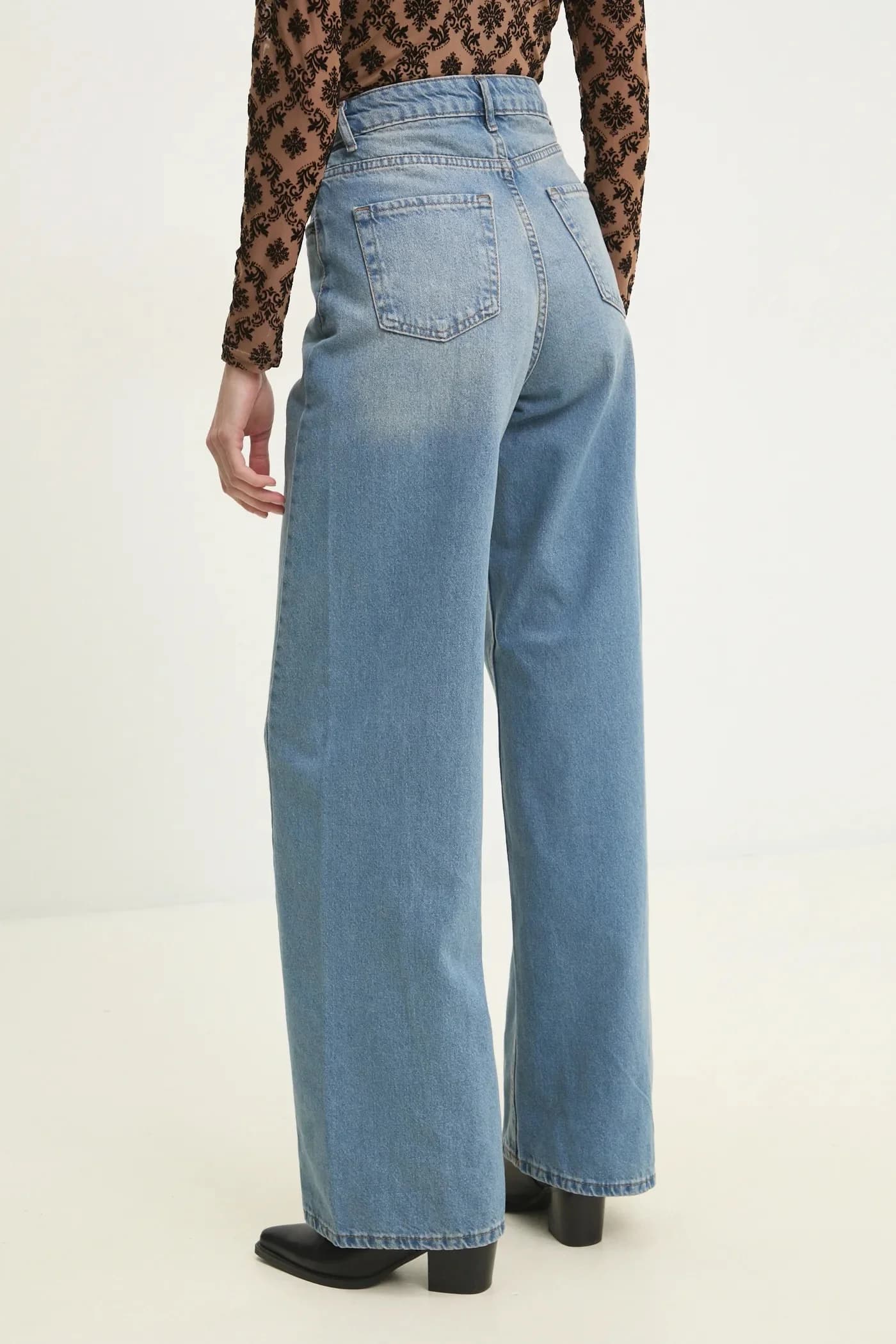 Джинсы - фото 3