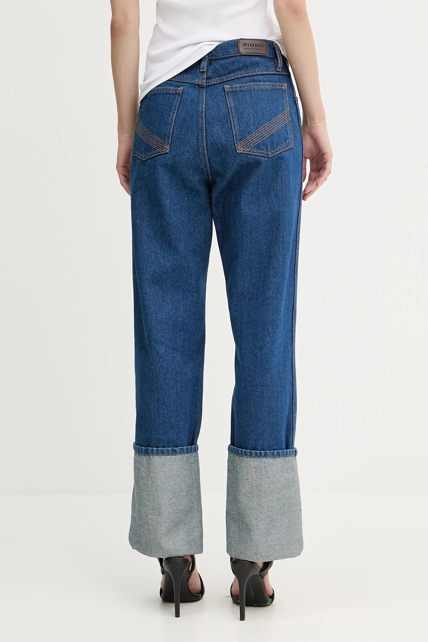 Джинсы REIMAGINE от Патрика Макдауэлла - фото 3