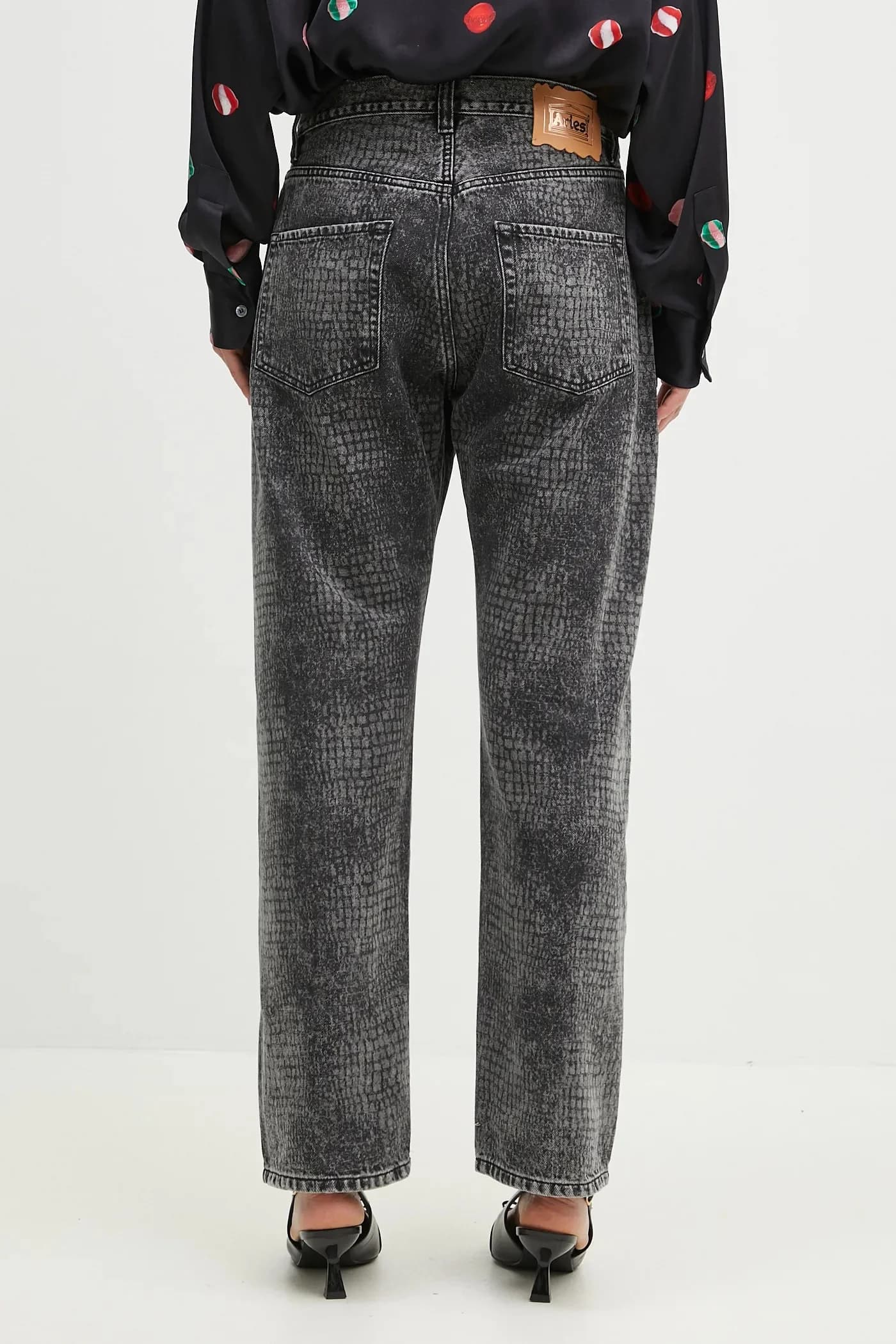 Джинсы из хлопка с лазерной отделкой под крокодила от Lilly Jean - фото 3