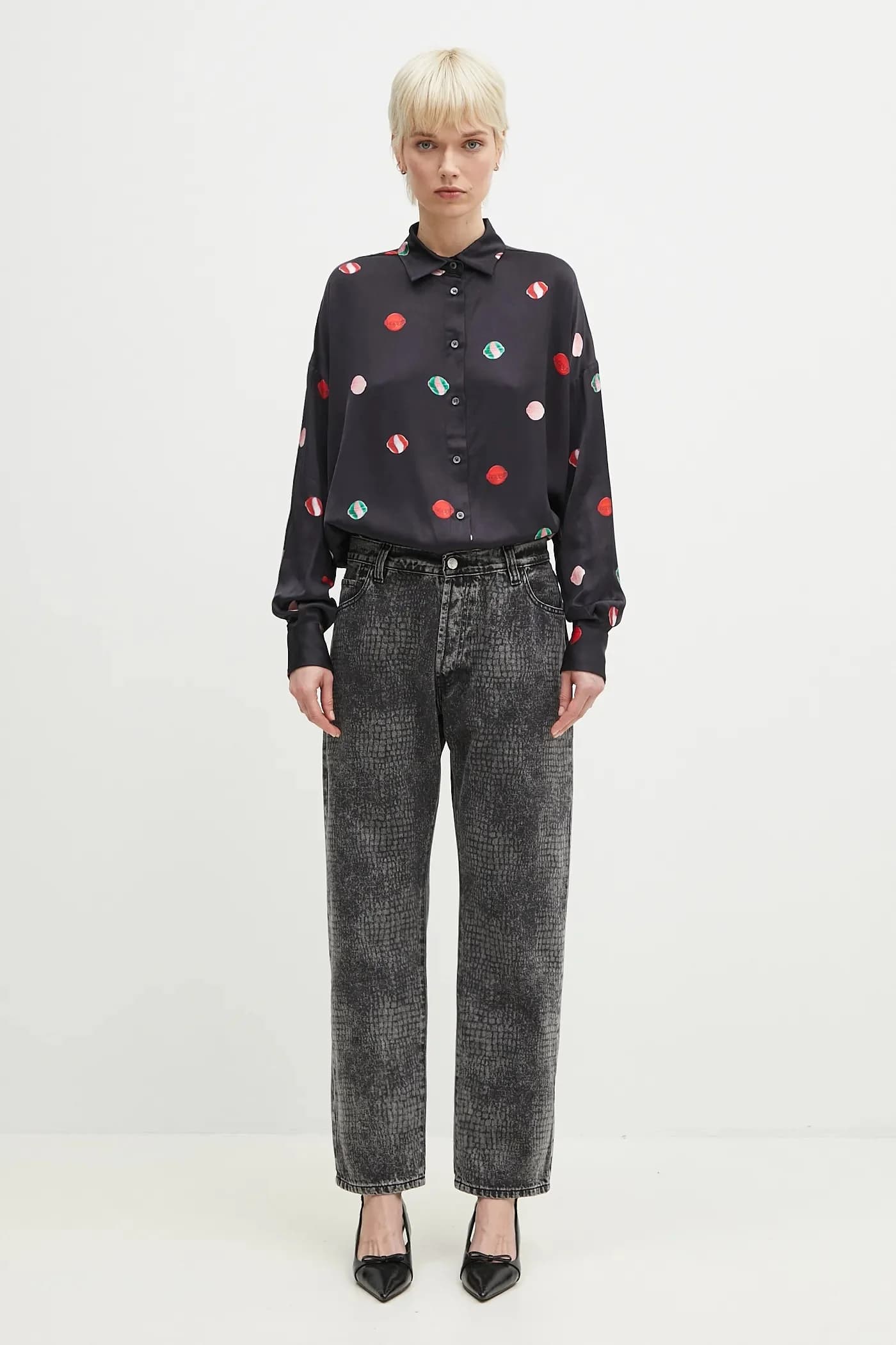 Джинсы из хлопка с лазерной отделкой под крокодила от Lilly Jean - фото 5