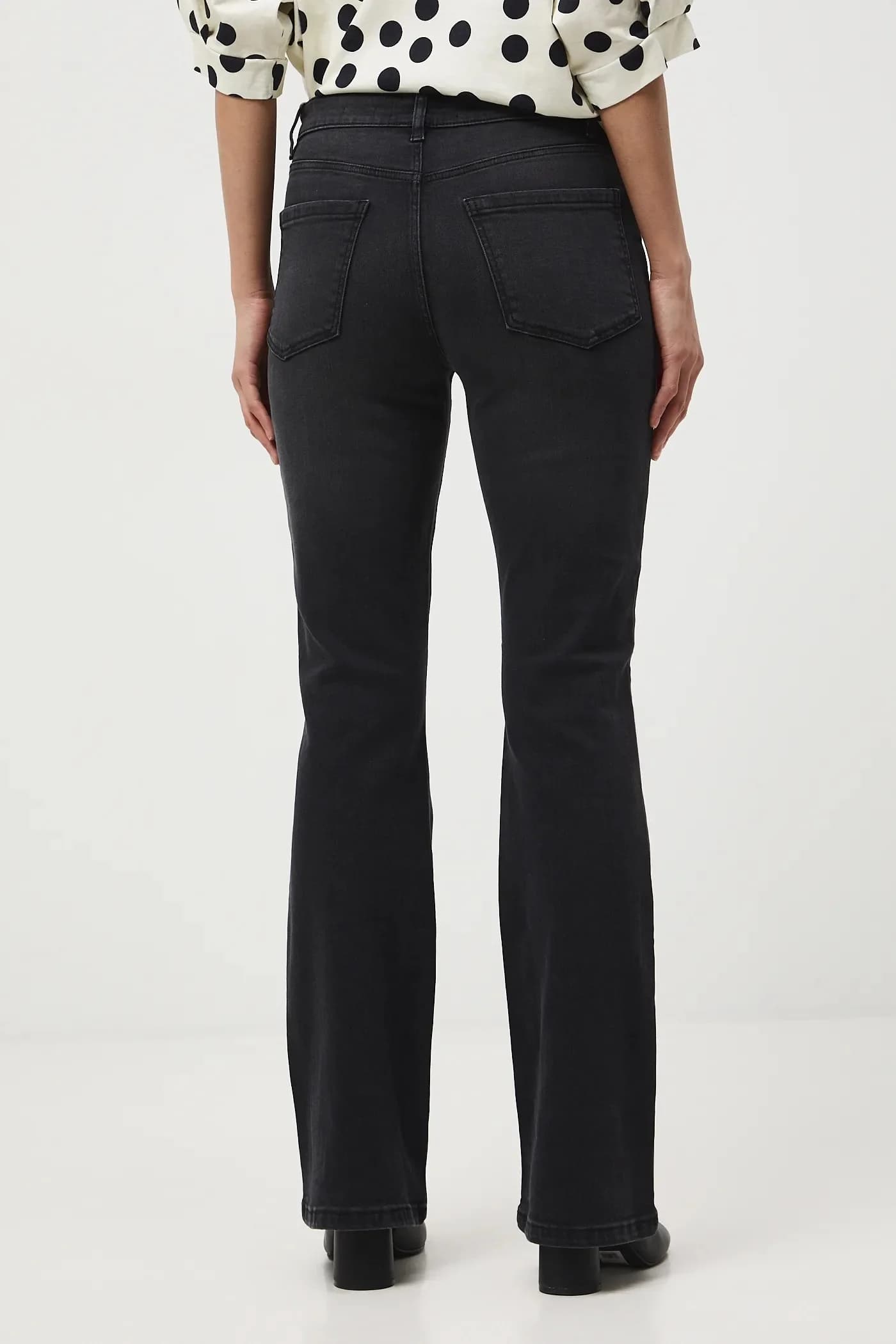 Женские джинсы-клеш - фото 3