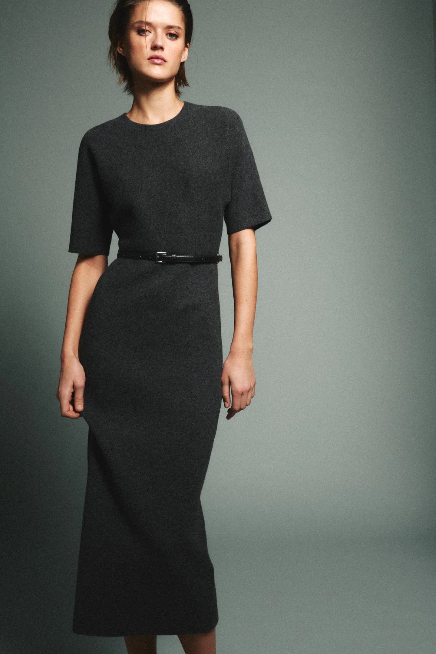 ТРИКОТАЖНОЕ МИДИ ПЛАТЬЕ С ПОЯСОМ