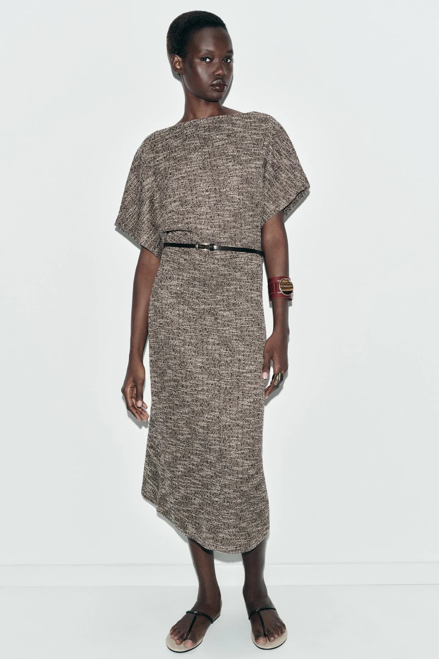 ПЛАТЬЕ МИДИ ИЗ ФАКТУРНОЙ ТКАНИ С ПОЯСОМ