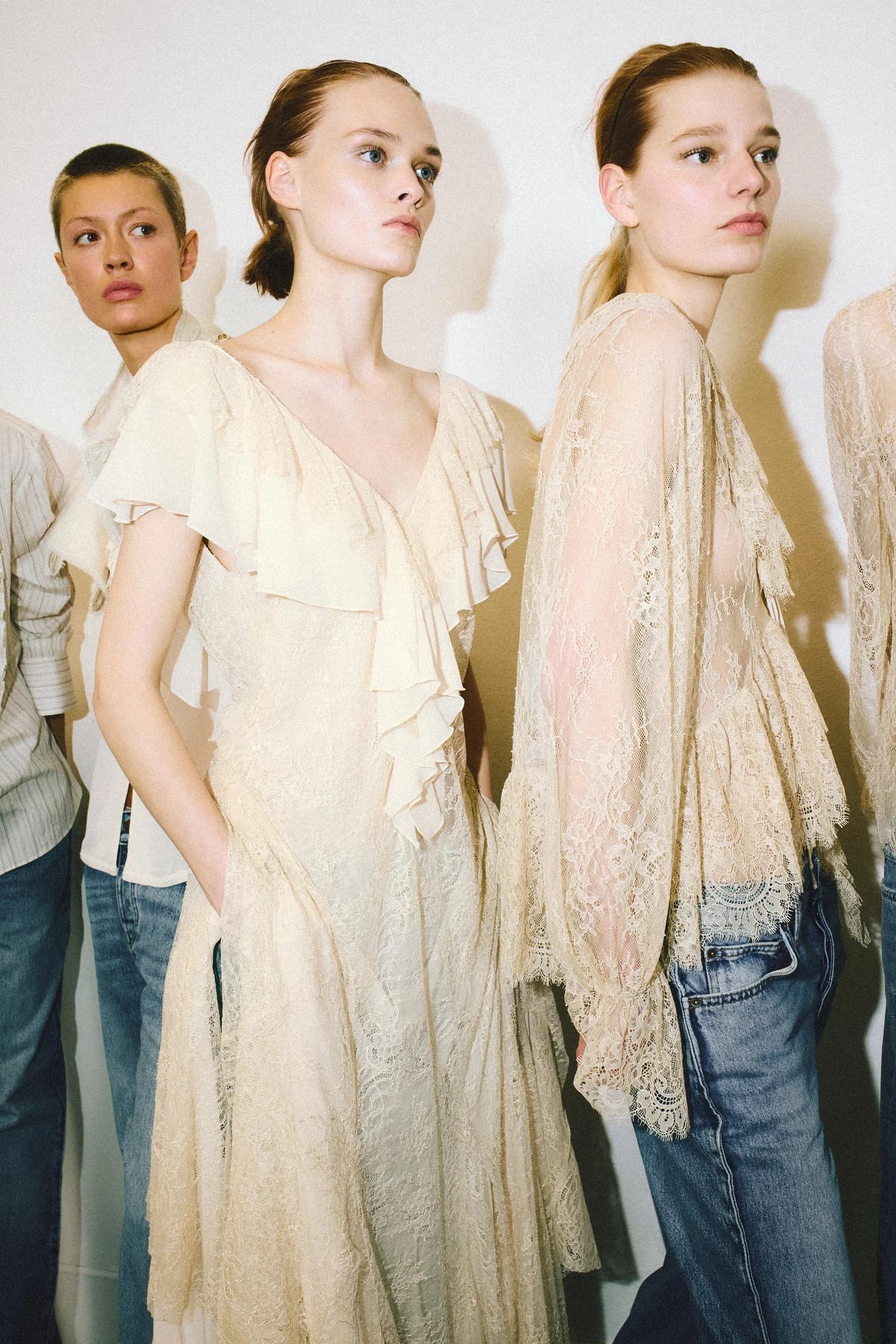 КРУЖЕВНОЕ ПЛАТЬЕ С РУБАМИ из КОЛЛЕКЦИИ ZW