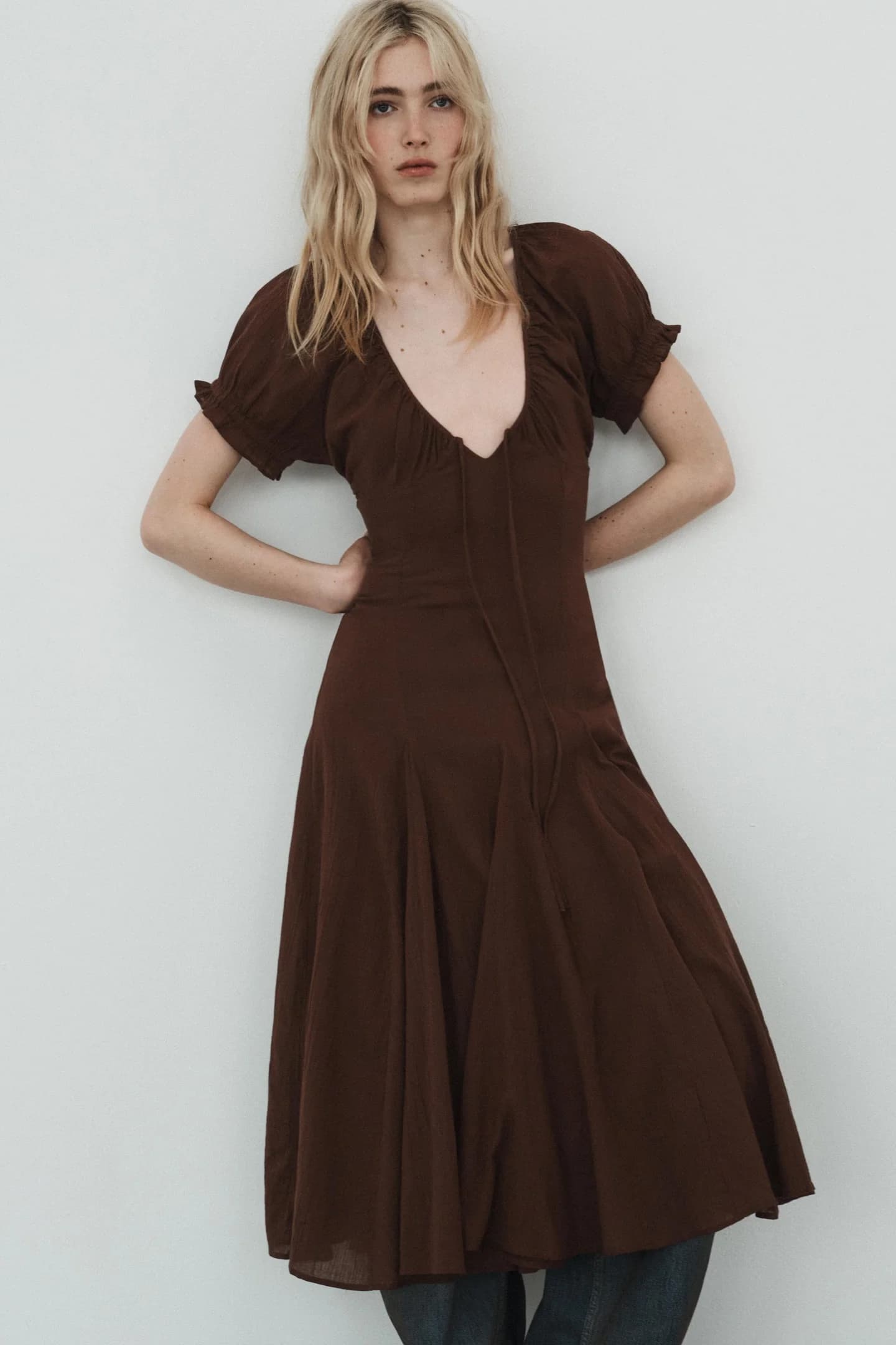 ПЛАТЬЕ СРЕДНЕЙ ДЛИНЫ С МАРЛЕВЫМИ ГОДЕТАМИ