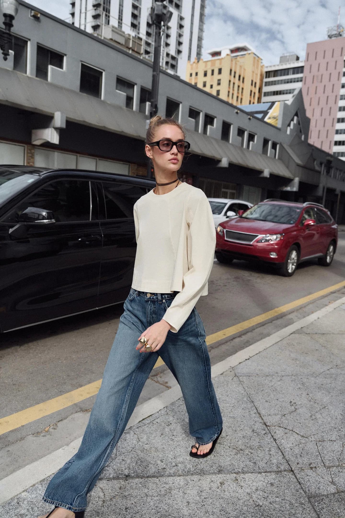 Укороченный топ с широкими рукавами - фото 2