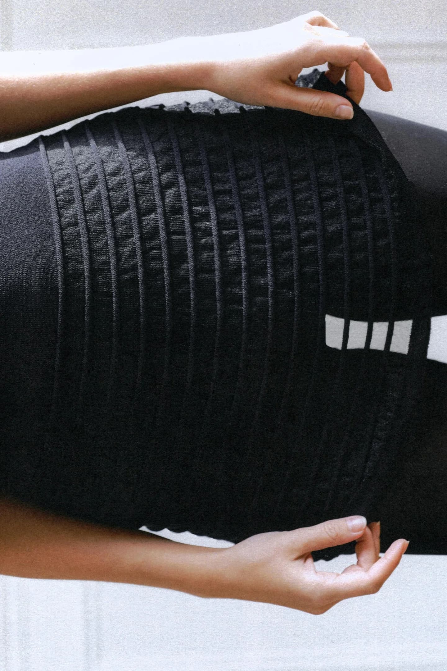 ТРИКОТАЖНЫЙ ТОП ИЗ КОМБИНИРОВАННОЙ ТКАНИ - фото 2