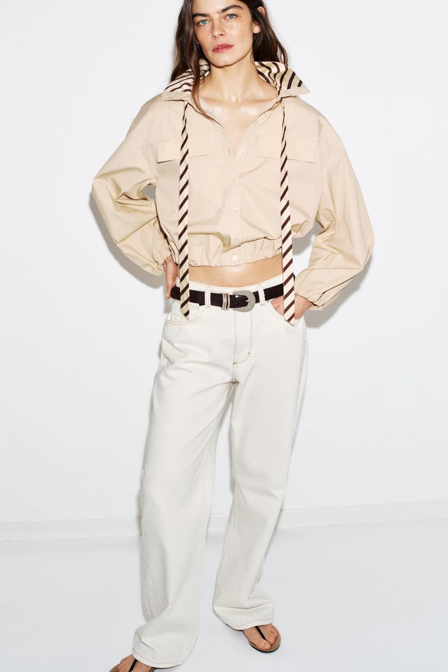 РУБАШКА ПОППЛИНА С КОНТРАСТНЫМ ВОРОТНИКОМ - фото 2