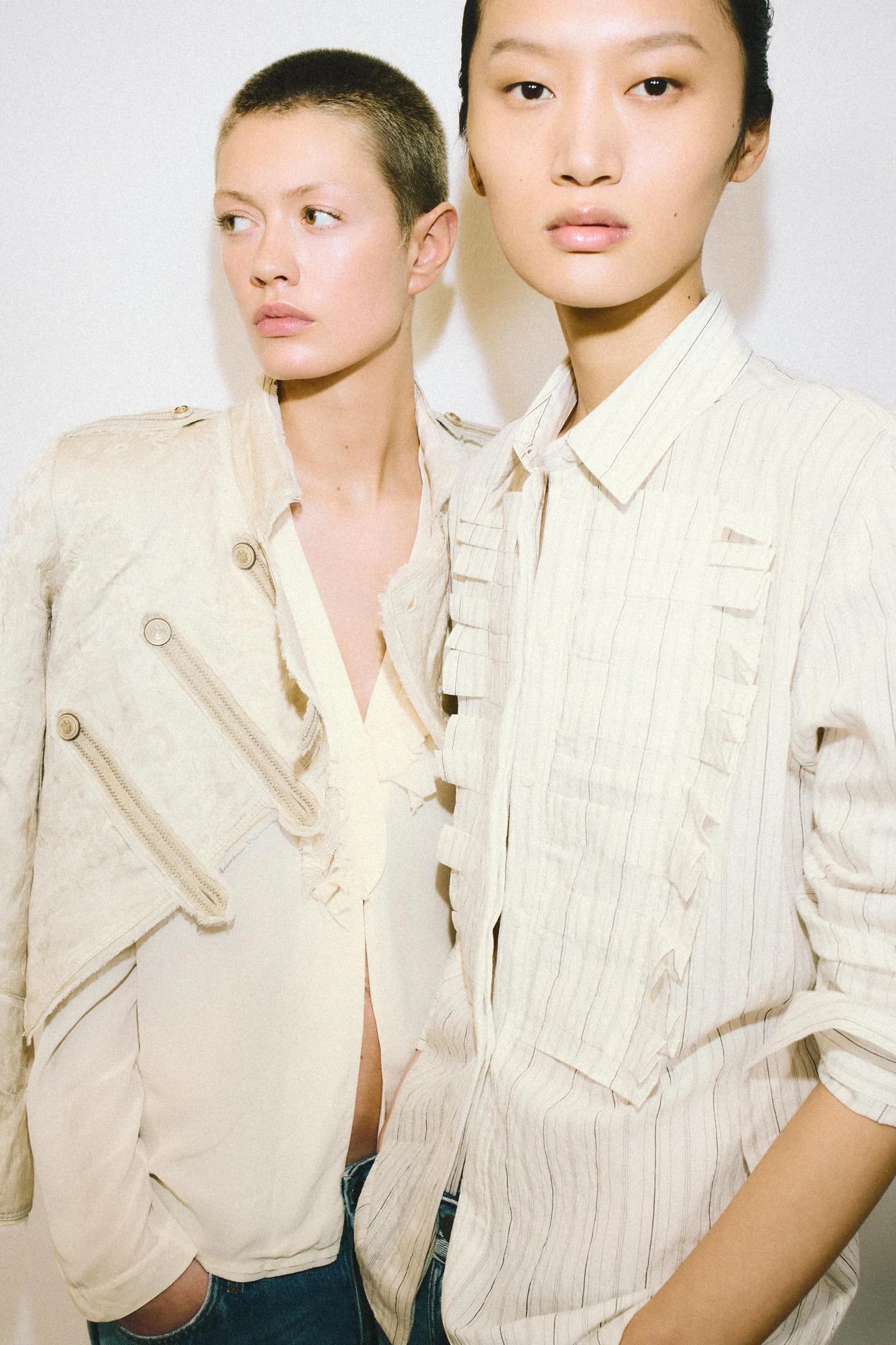 РУБАШКА В ПОЛОСКУ СО СКЛИСКАМИ ZW COLLECTION, ОГРАНИЧЕННАЯ ВЫПУСКА