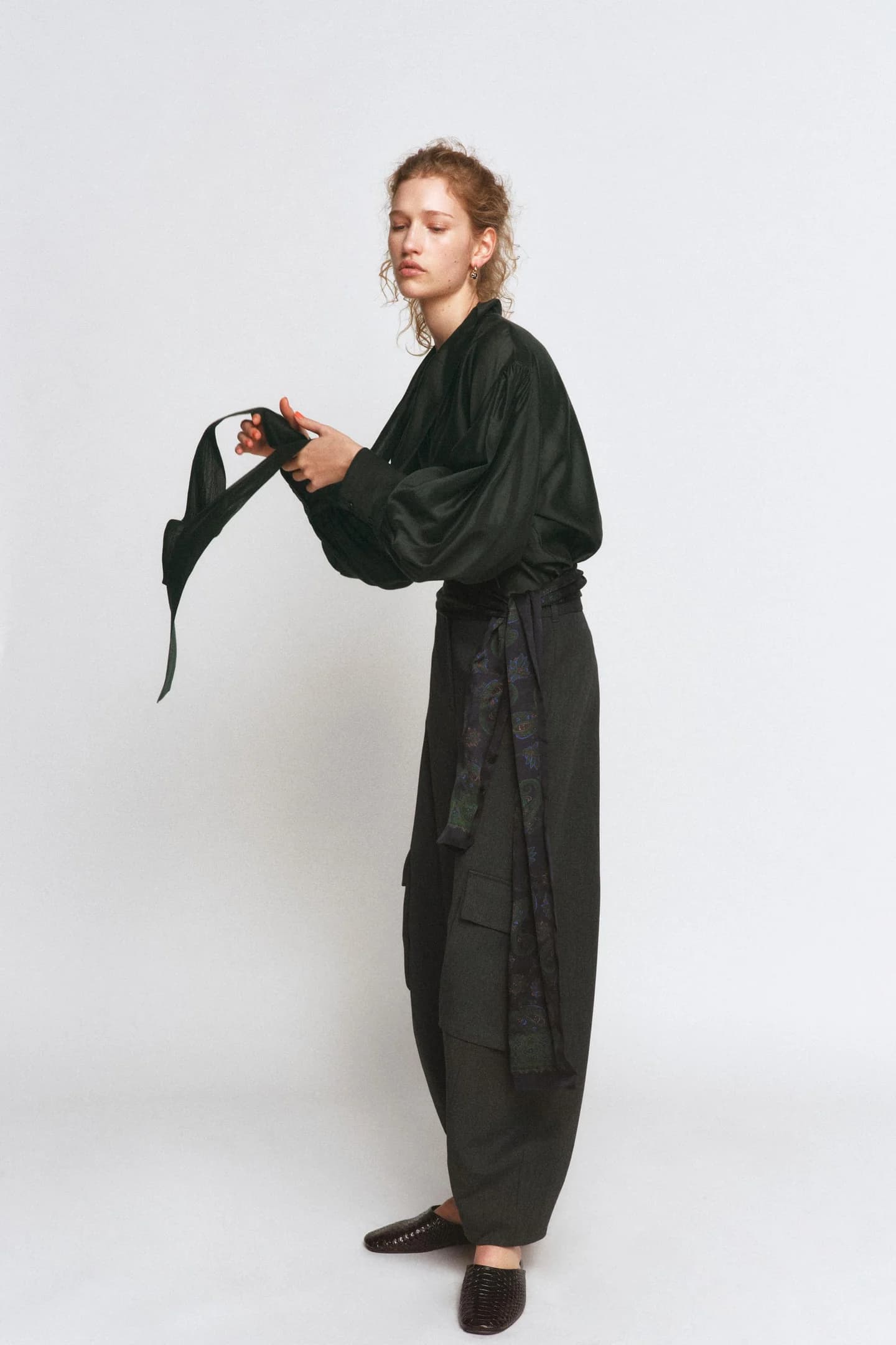 АТЛАСНАЯ РУБАШКА С ЗАСТЯЖКАМИ ИЗ КОЛЛЕКЦИИ ZW - фото 2