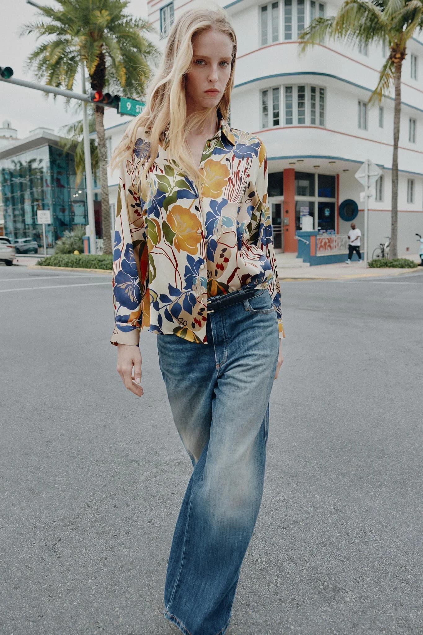 БЛУЗКА ИЗ АТЛАСНОЙ ТКАНИ С ПРИНТОМ