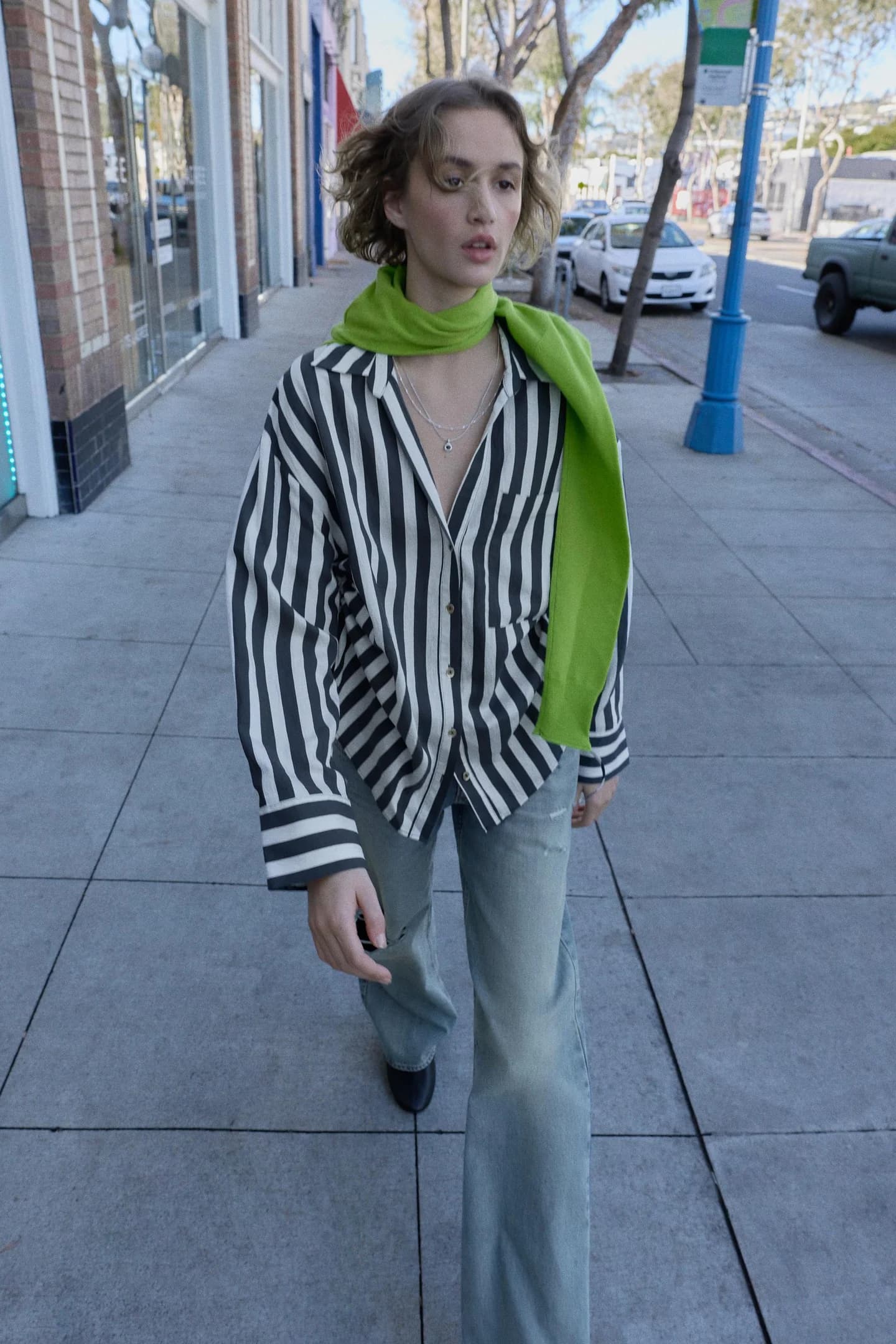 ПОЛОСКАЯ РУБАШКА С ЗАВЯЗКАМИ ПО БОКАМ - фото 2