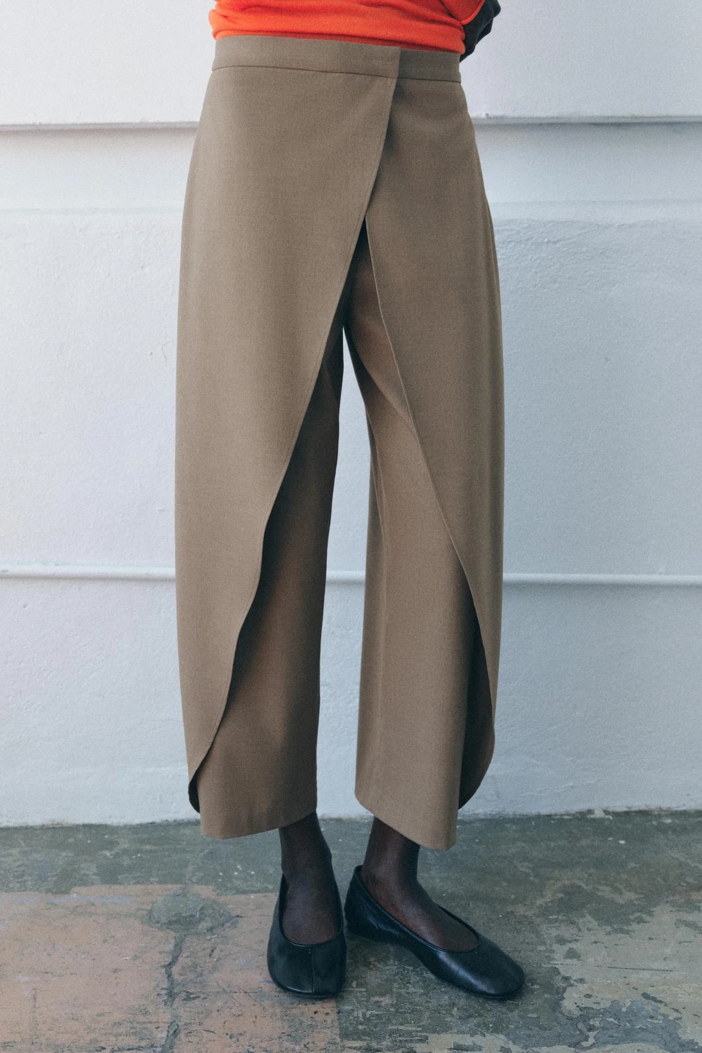 БРЮКИ СО ВСТАВКОЙ-КОНВЕРТОМ СПЕРЕДИ ИЗ КОЛЛЕКЦИИ ZW - фото 2