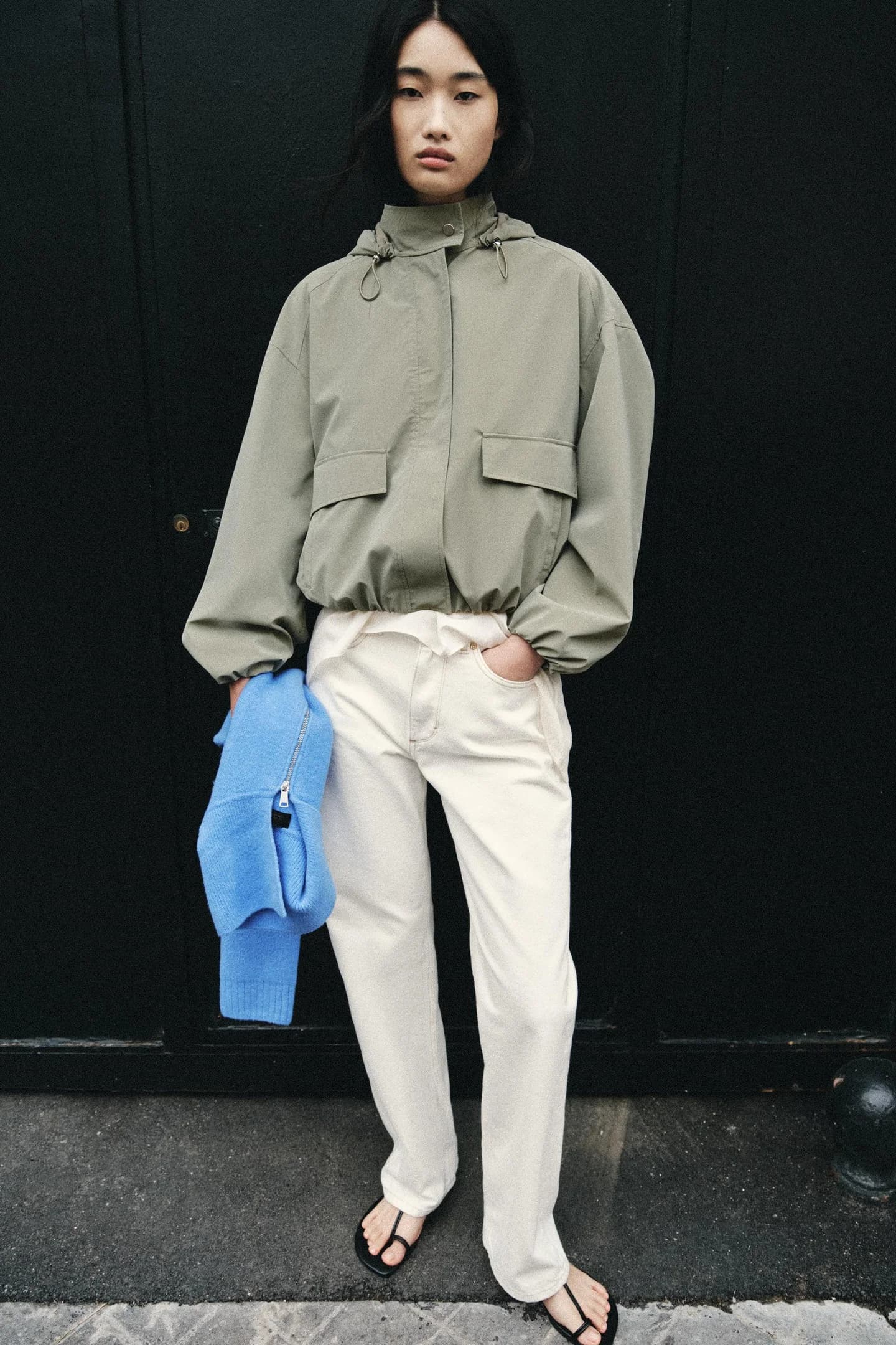 РЕЗИНОВАЯ КУРТКА С КАПЮШОНОМ - фото 2