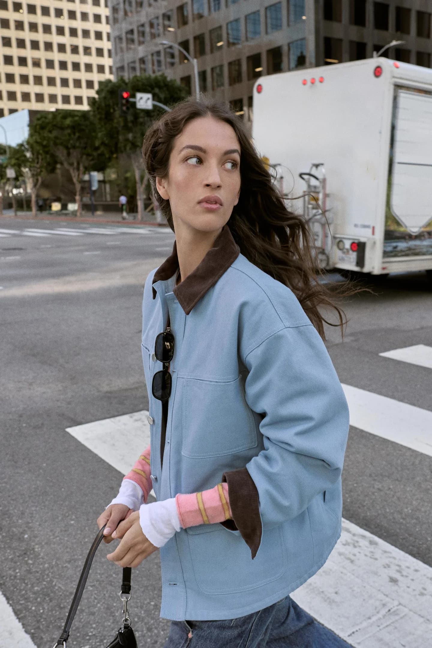 УТЕПЛЕННАЯ КУРТКА СО СЪЕМНЫМ ВОРОТНИКОМ