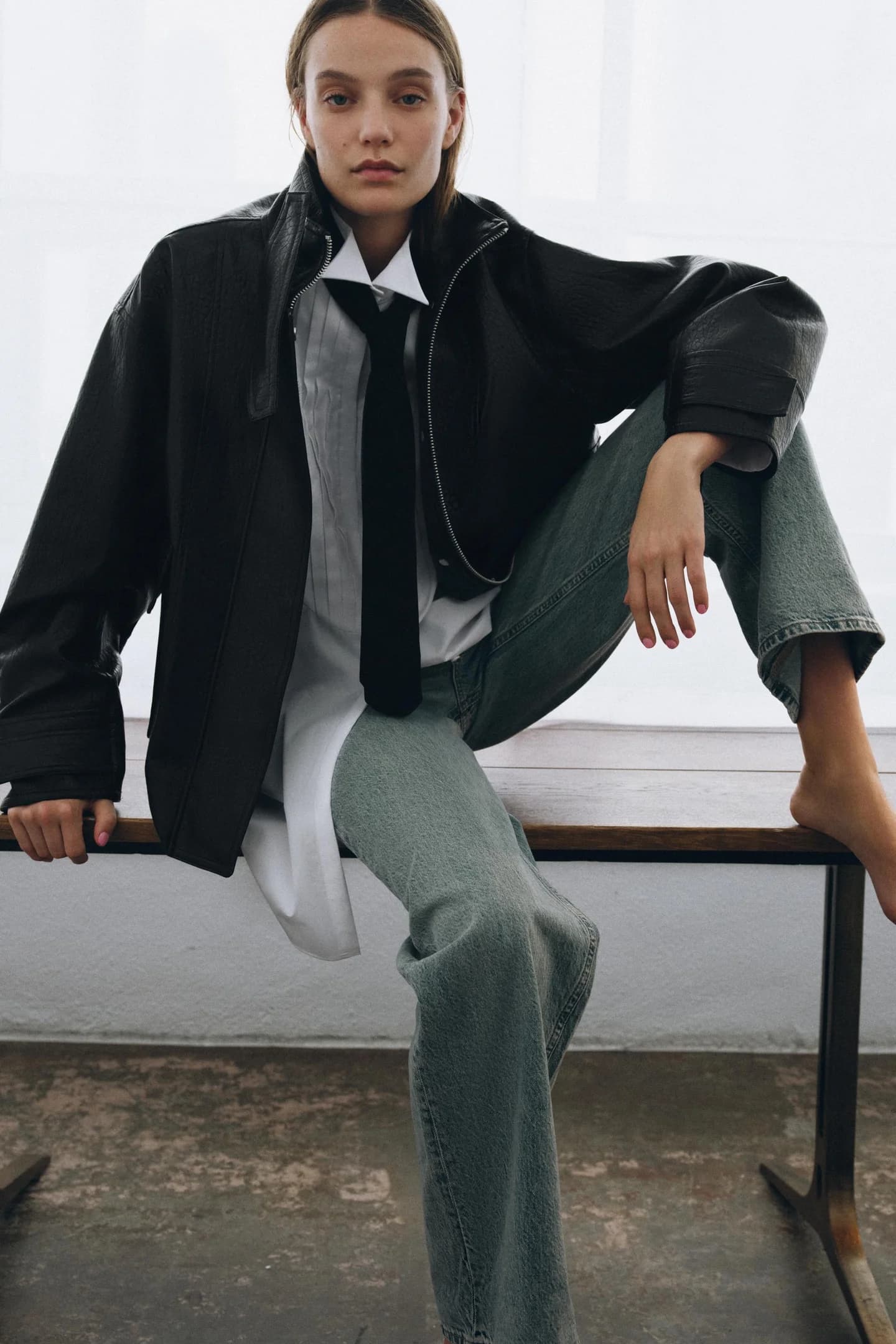 КУРТКА OVERSIZE ИЗ ИСКУССТВЕННОЙ КОЖИ ИЗ КОЛЛЕКЦИИ ZW - фото 2