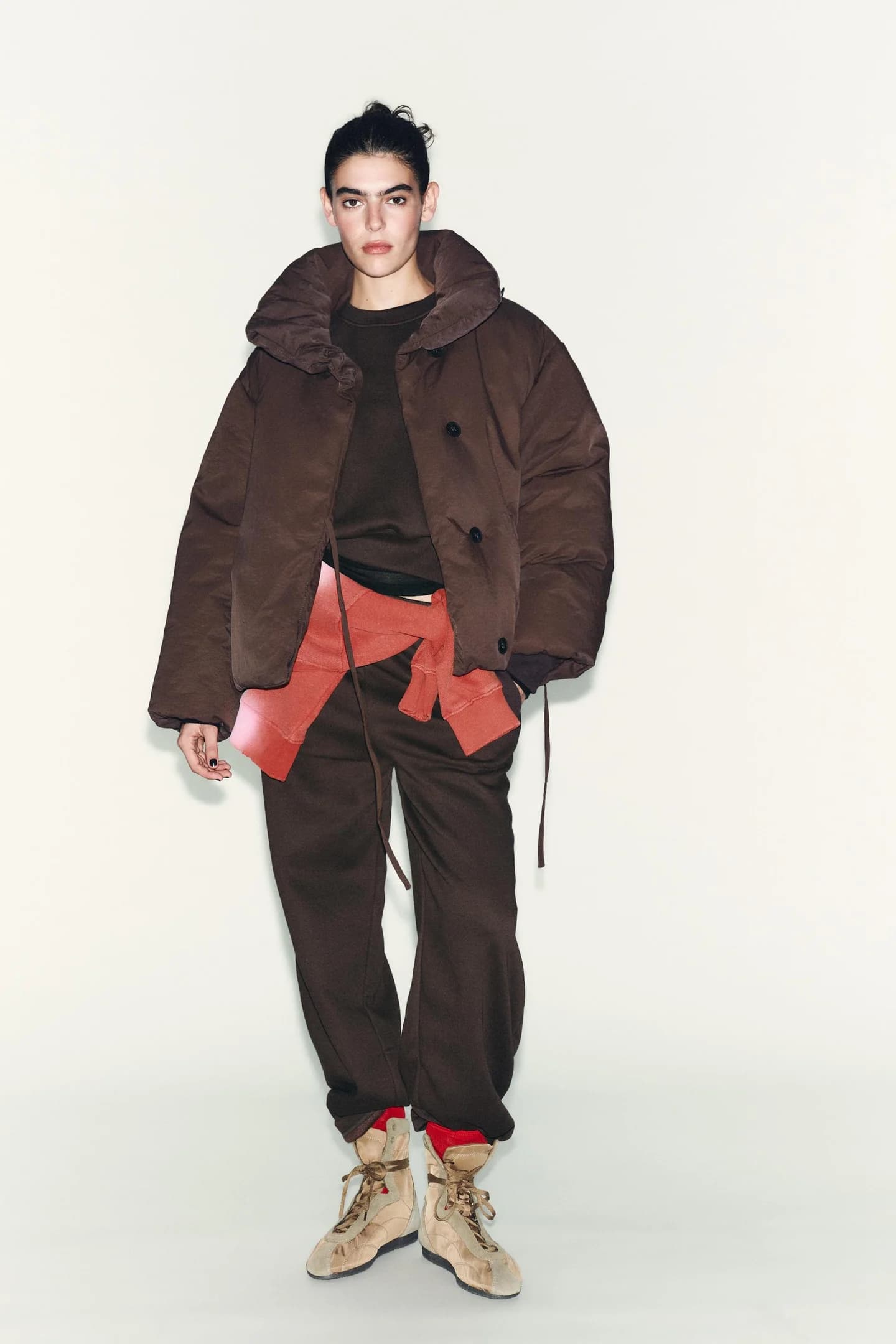 КОРОТКИЙ СТЕГАНЫЙ АНОРАК С ГИДРОФОБНОЙ И ВЕТРОНЕПРОНИЦАЕМОЙ ТКАНЬЮ - фото 3