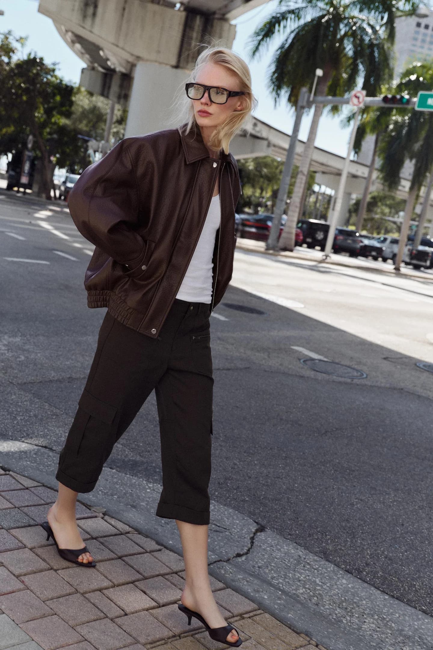 КУРТКА-БОМБЕР ИЗ ИСКУССТВЕННОЙ КОЖИ - фото 2