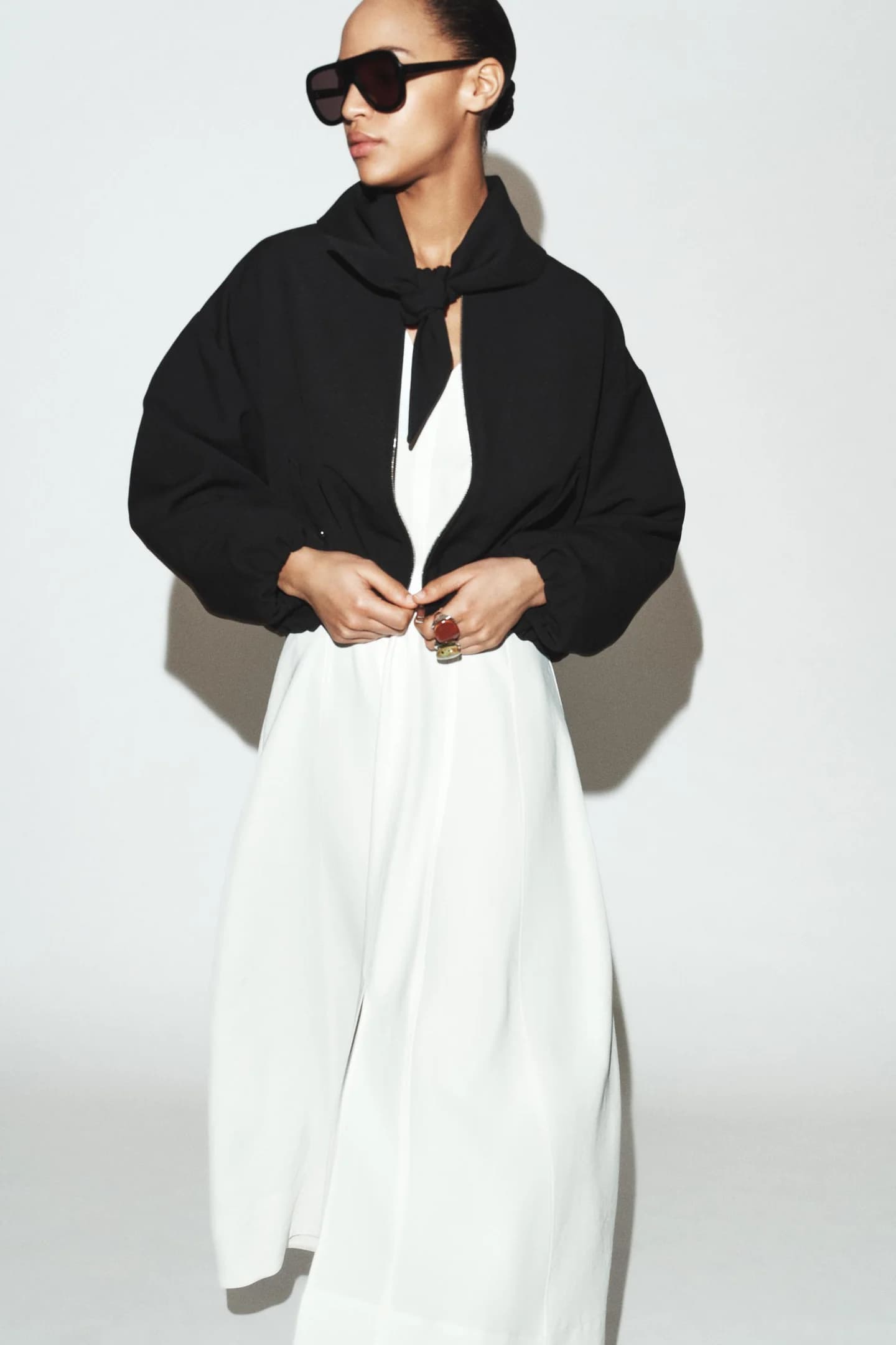 КУРТКА-БОМБЕР СО СЪЕМНЫМ ШАРФОМ