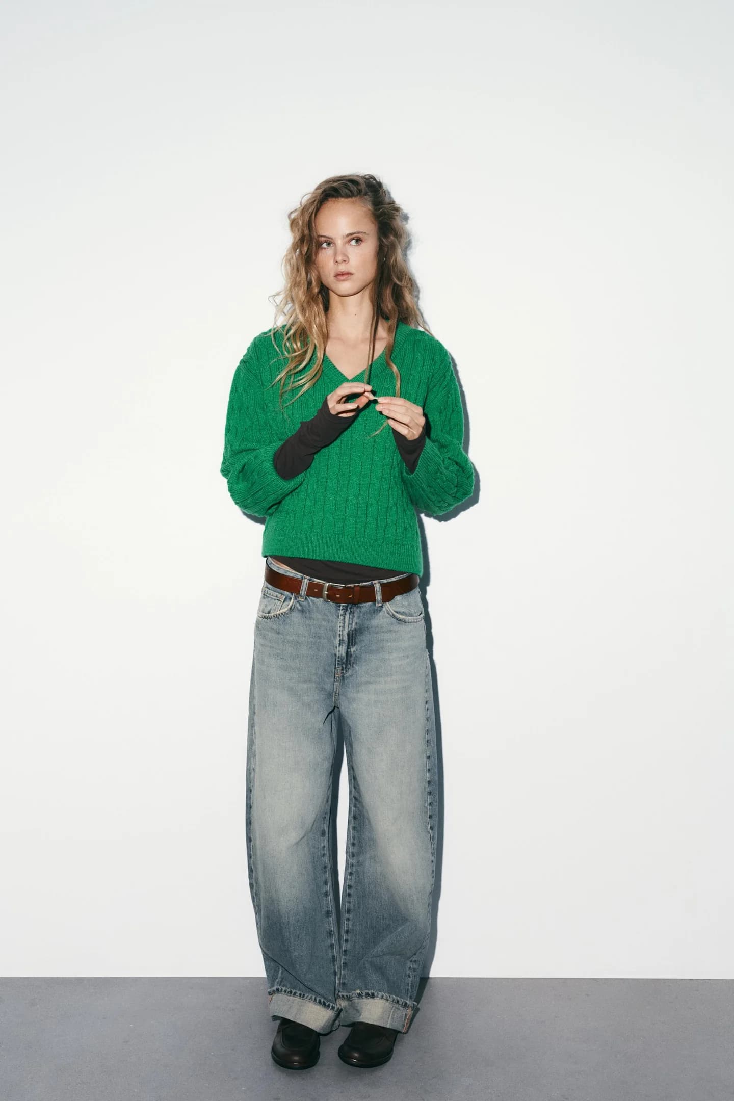 КАБЕЛЬНЫЙ СВИТЕР С V-ОБРАЗНЫМ ВЫРЕЗОМ