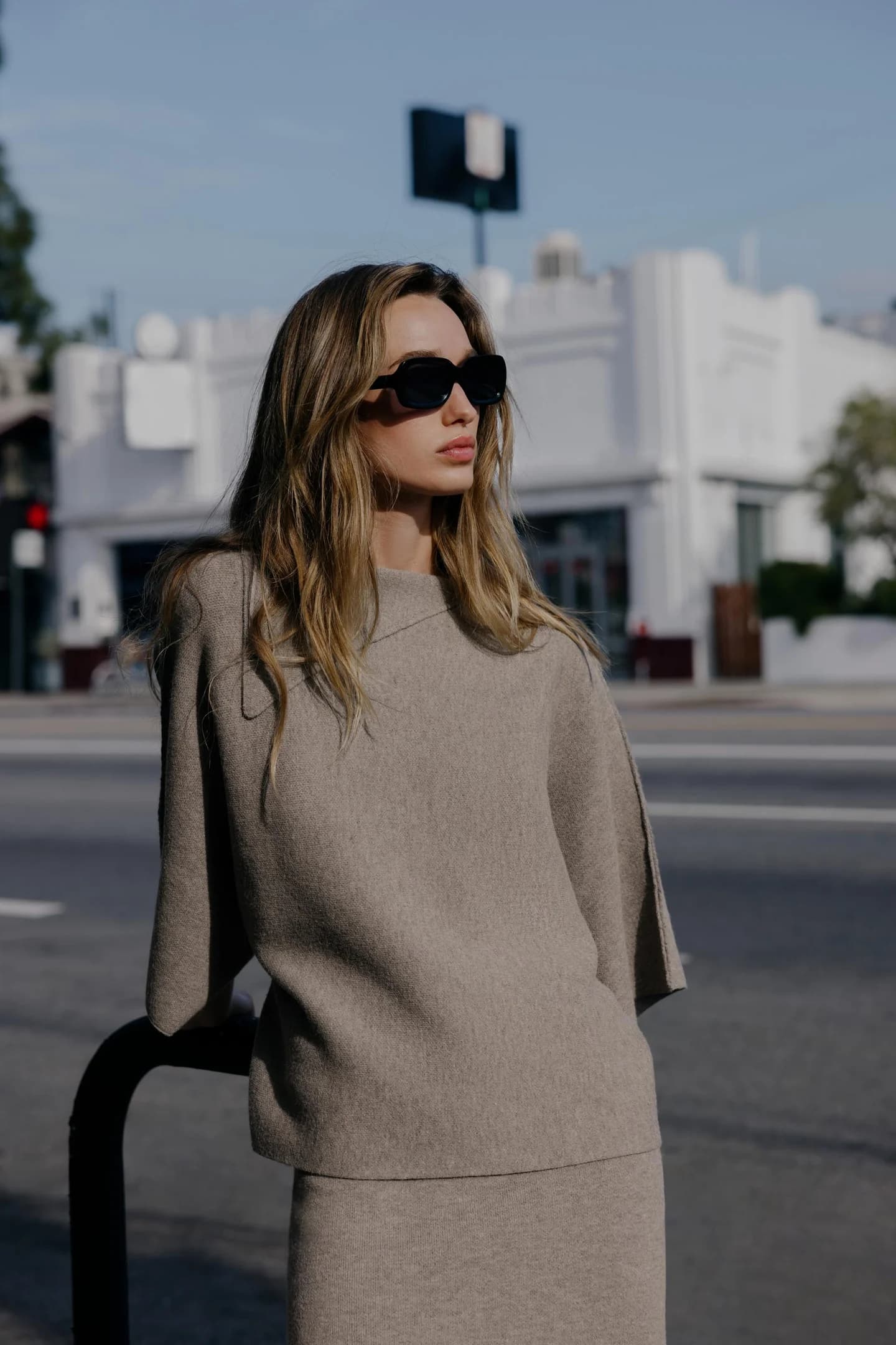 ТРИКОТАЖНЫЙ СВИТЕР С ЛАцканами