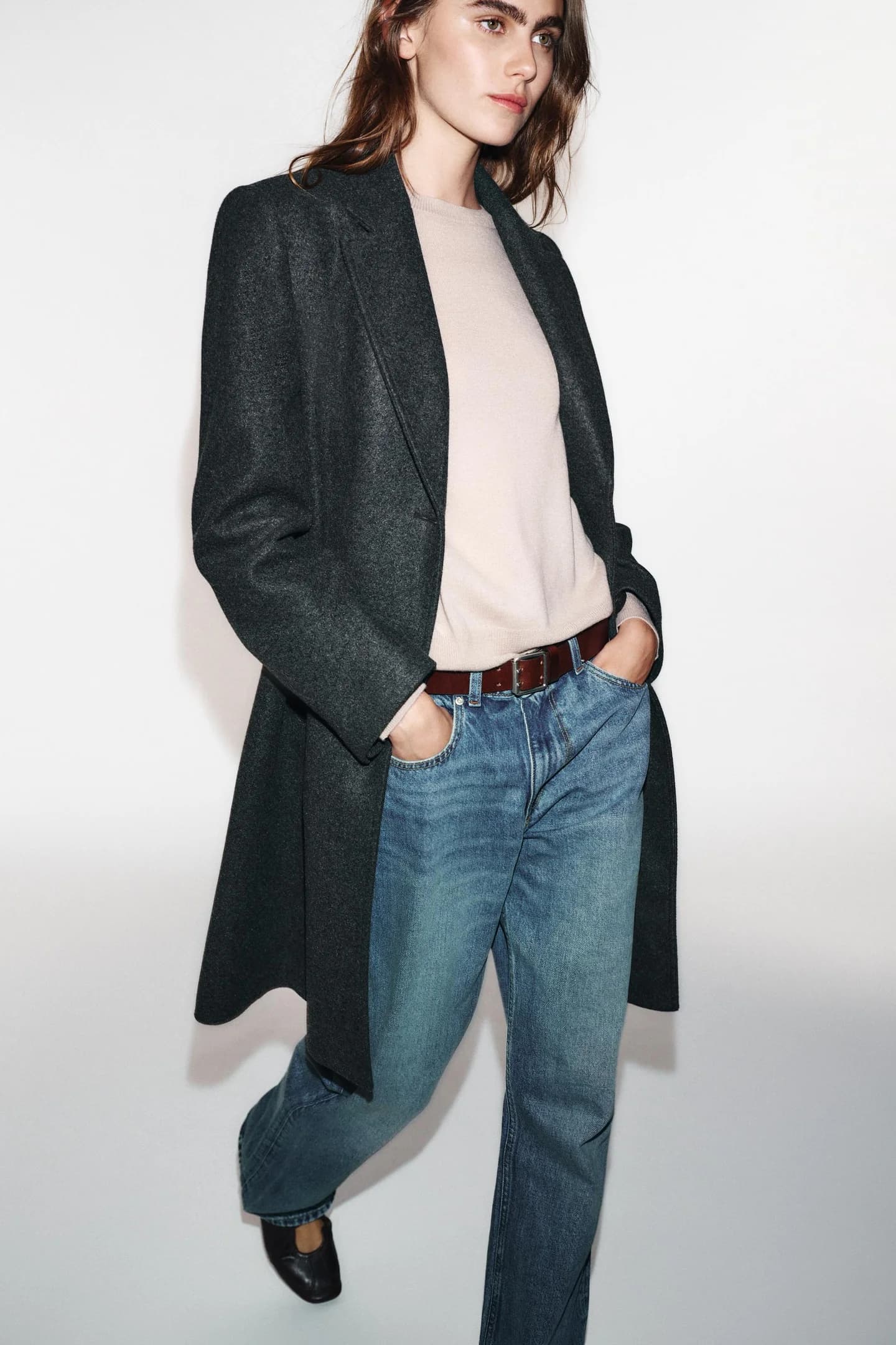 ПАЛЬТО С ПОДУШКАМИ ИЗ МЯГКОЙ ТКАНИ