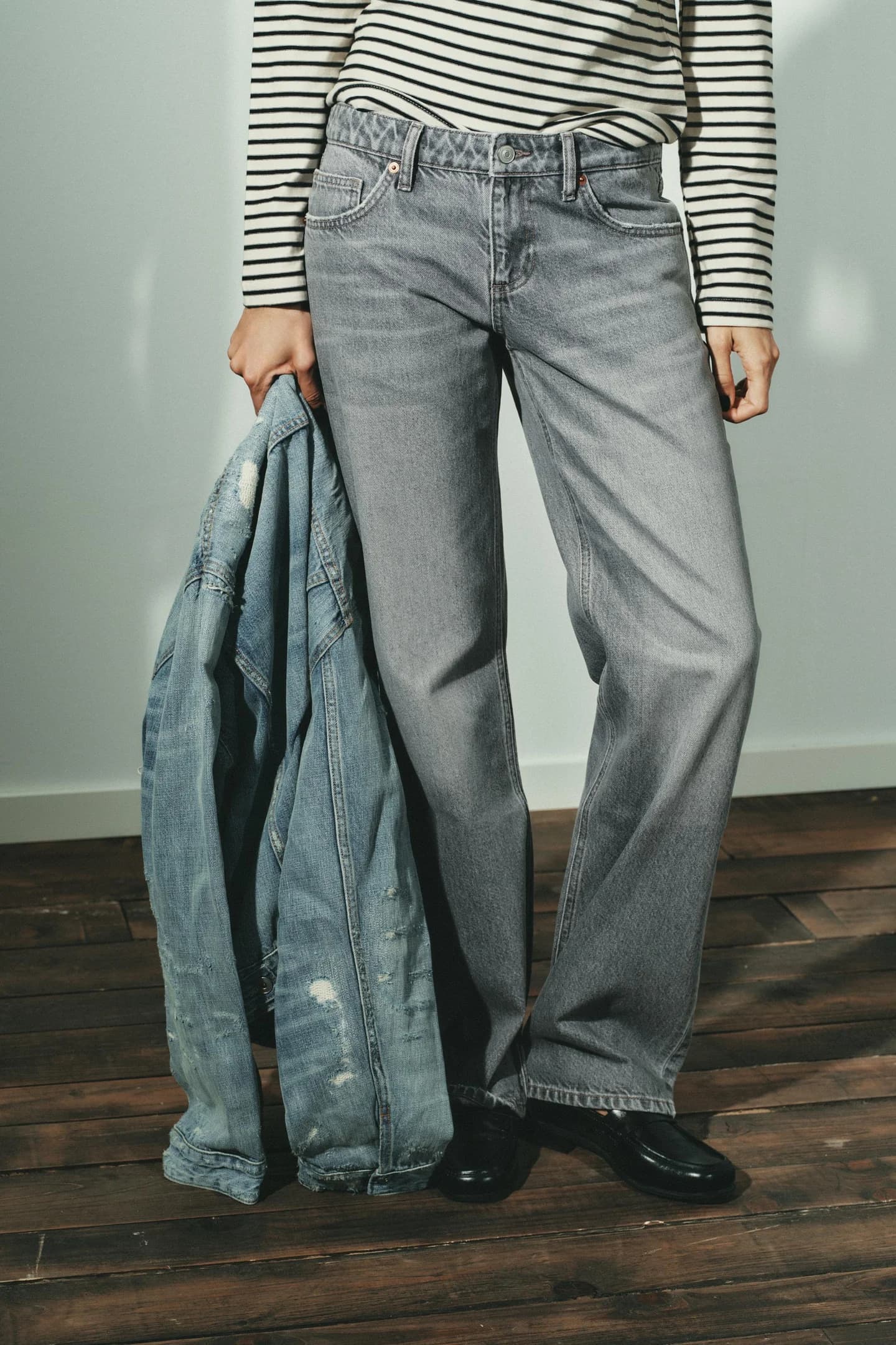 ДЖИНСЫ TRF С ШИРОКОЙ ПОСАДКОЙ И НИЗКОЙ ПОСАДКОЙ