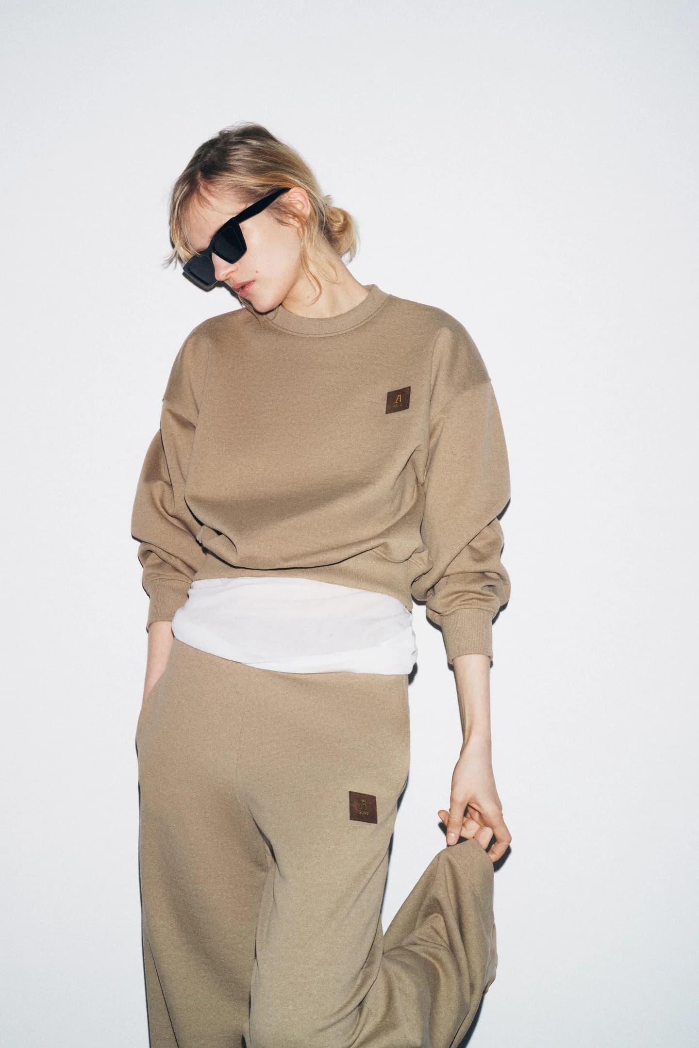 СВИТШОТ С НАШИВКОЙ - фото 2