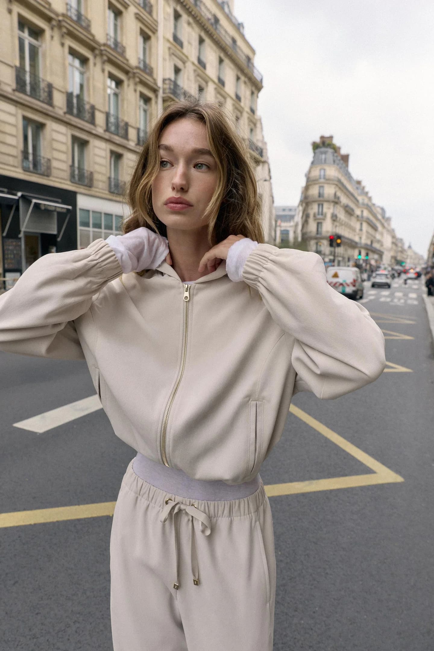 ТОЛСТОВКА С КАПЮШОНОМ