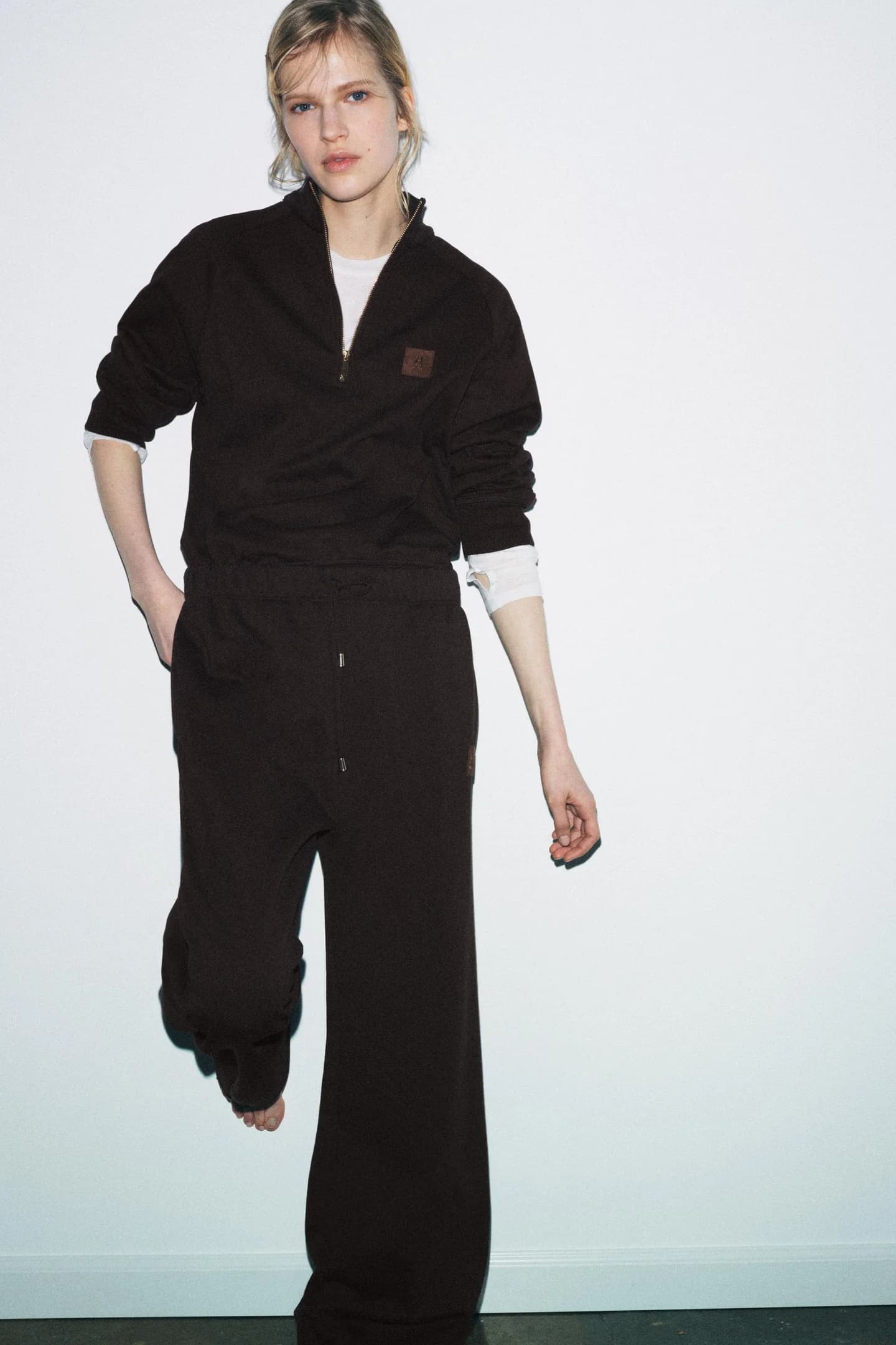 СВИТШОТ НА МОЛНИИ И НАШИВКЕ - фото 2