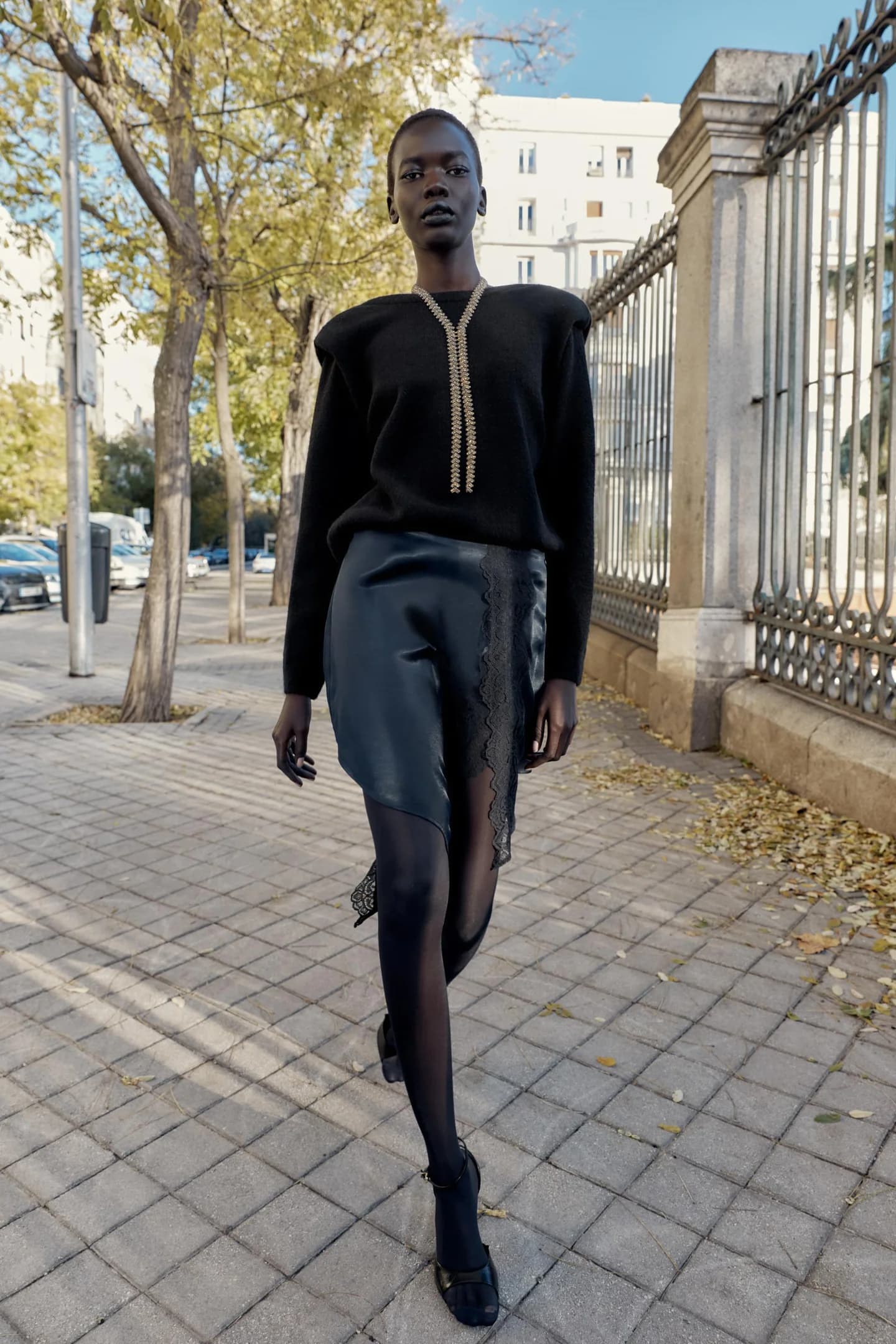 САТИНОВАЯ МИНИ-ЮБКА ИЗ КОМБИНИРОВАННЫХ МАТЕРИАЛОВ С КРУЖЕВОМ - фото 2