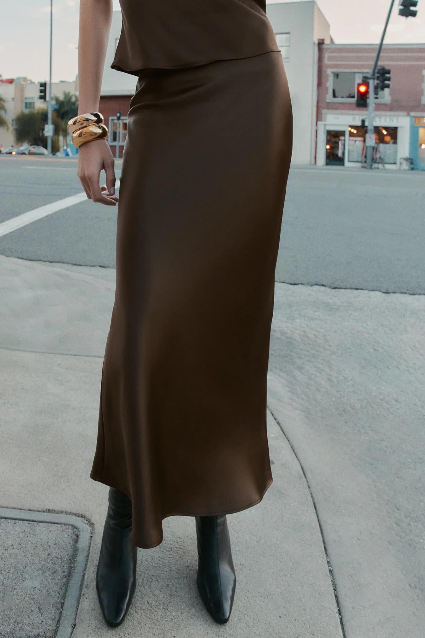 АТЛАСНАЯ ЮБКА МИДИ - фото 2