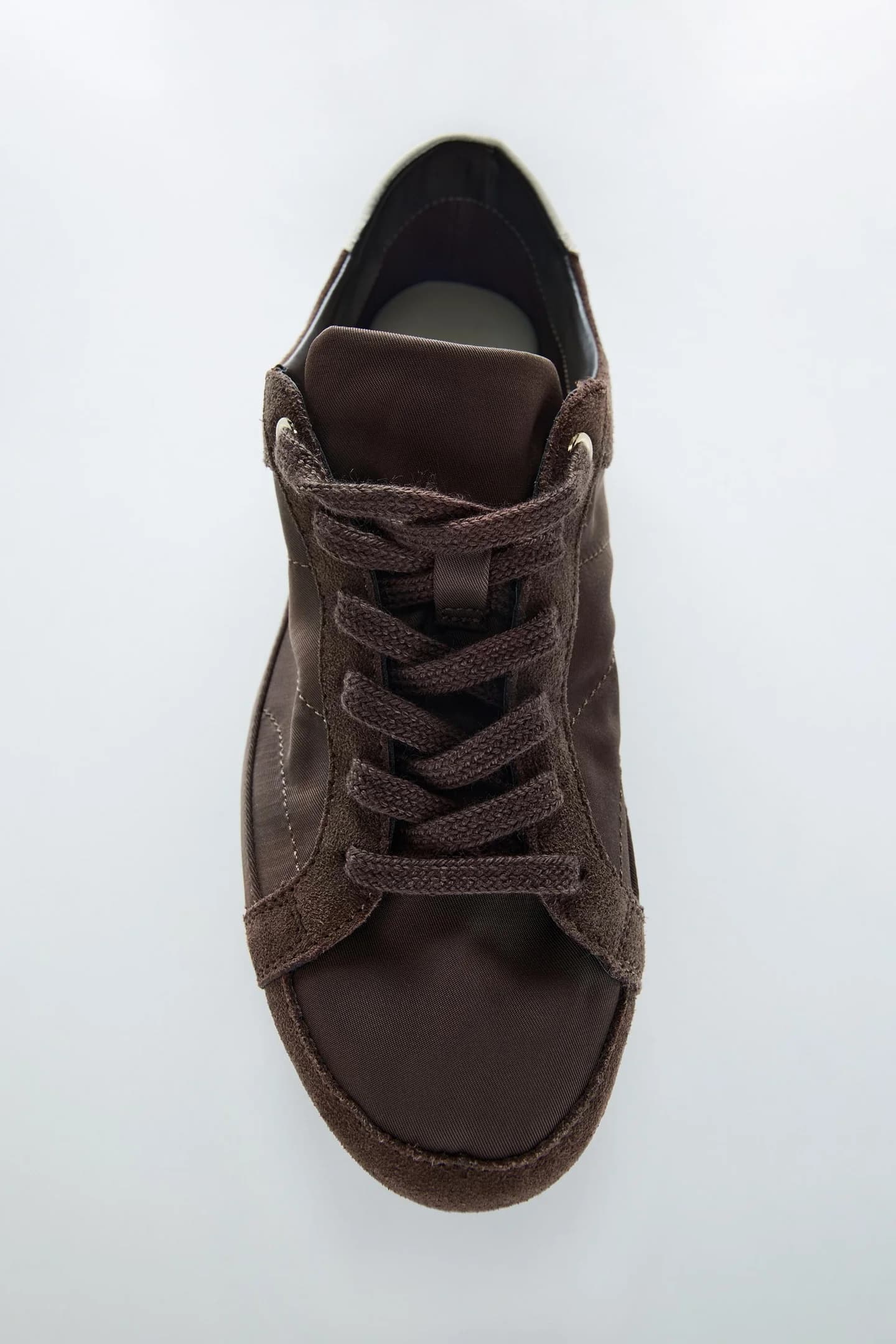 МЯГКАЯ СПОРТИВНАЯ ОБУВЬ