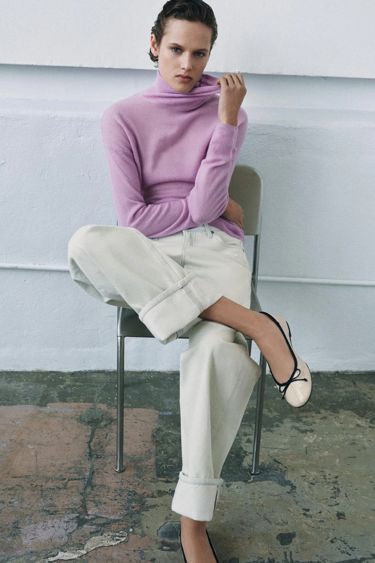 КОЖАНЫЕ БАЛЕТКИ С КОНТРАСТНЫМИ ДЕТАЛЯМИ