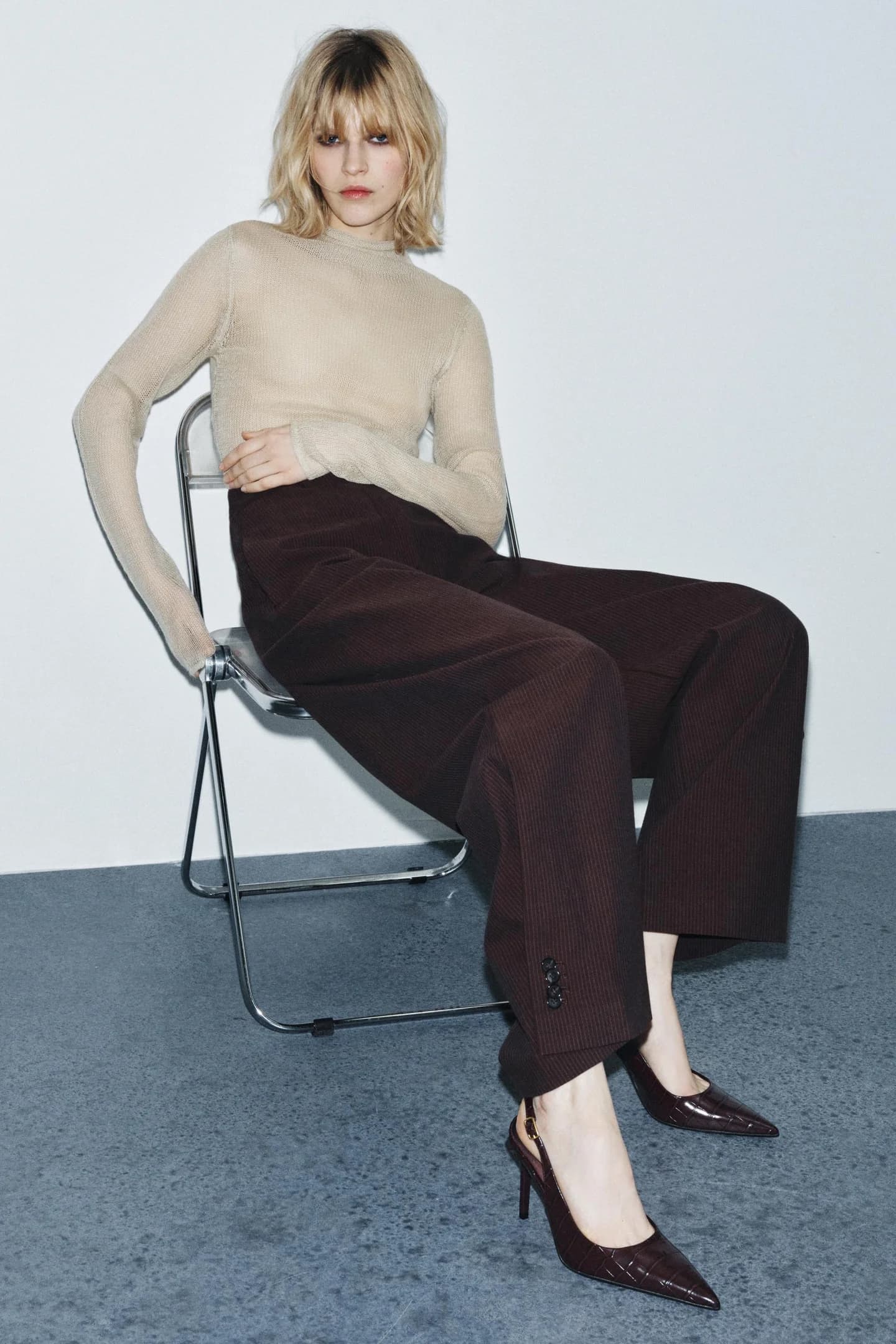 ТУФЛИ НА ОТКРЫТОМ КАБЛУКЕ С РЕЛЬЕФОМ - фото 3