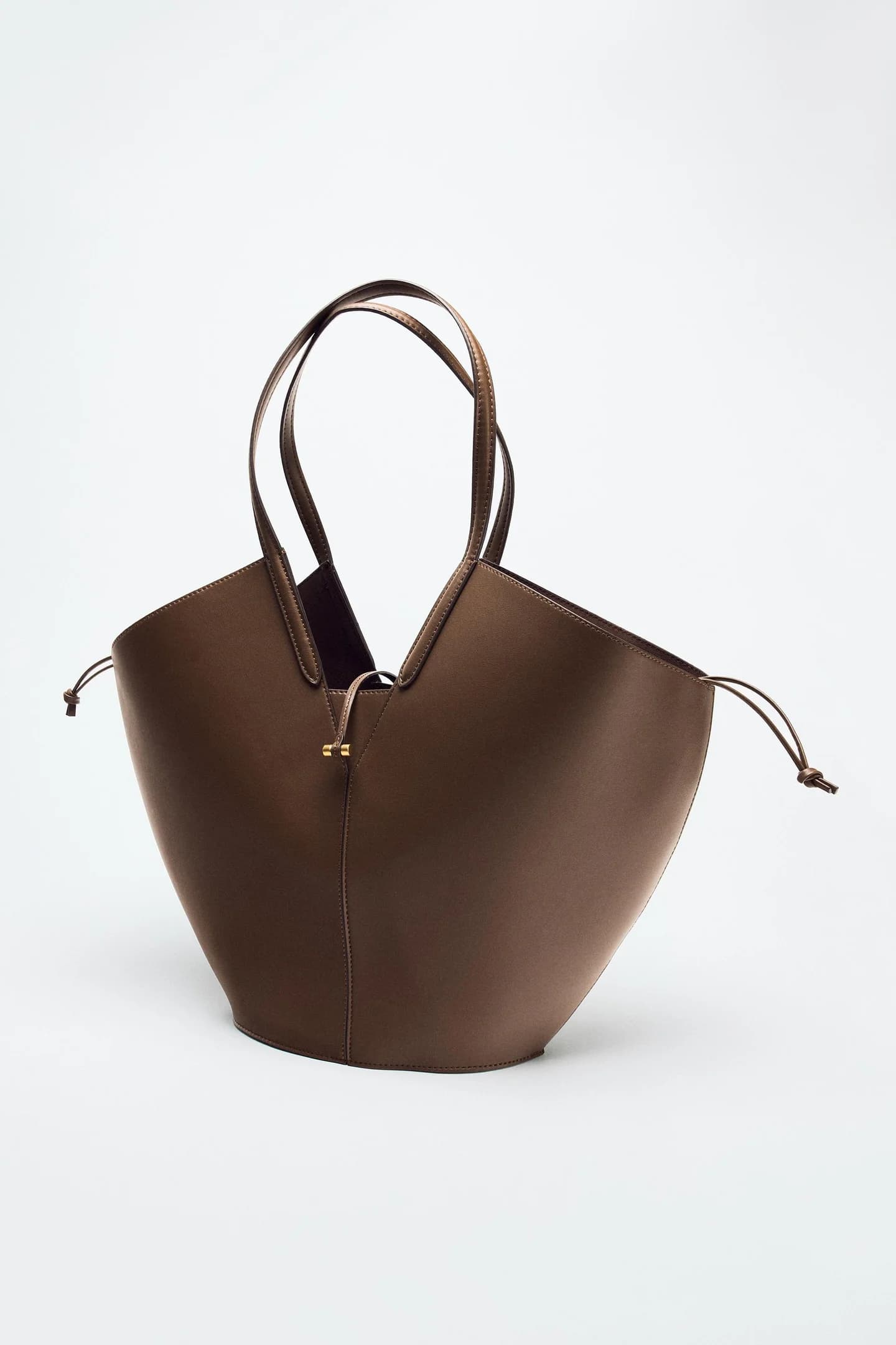 БОЛЬШАЯ ПЛЕТЕНАЯ СУМКА-ШОППЕР