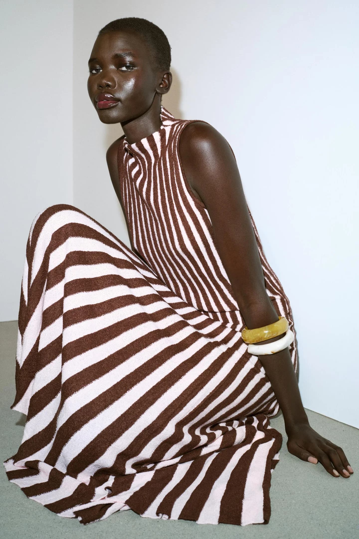 НАБОР ИЗ 3 БРАСЛЕТОВ ИЗ ЖЕСТКОЙ СМОЛЫ