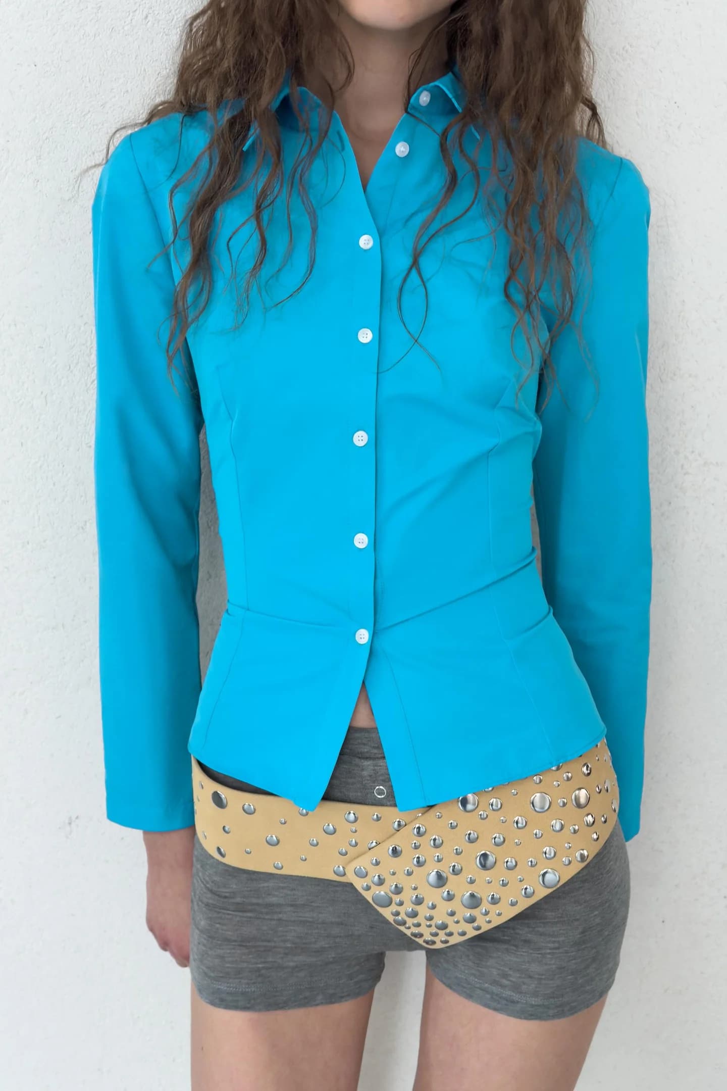 РЕМЕНЬ ИЗ 100% КОЖИ С ЗАКЛЕПКАМИ