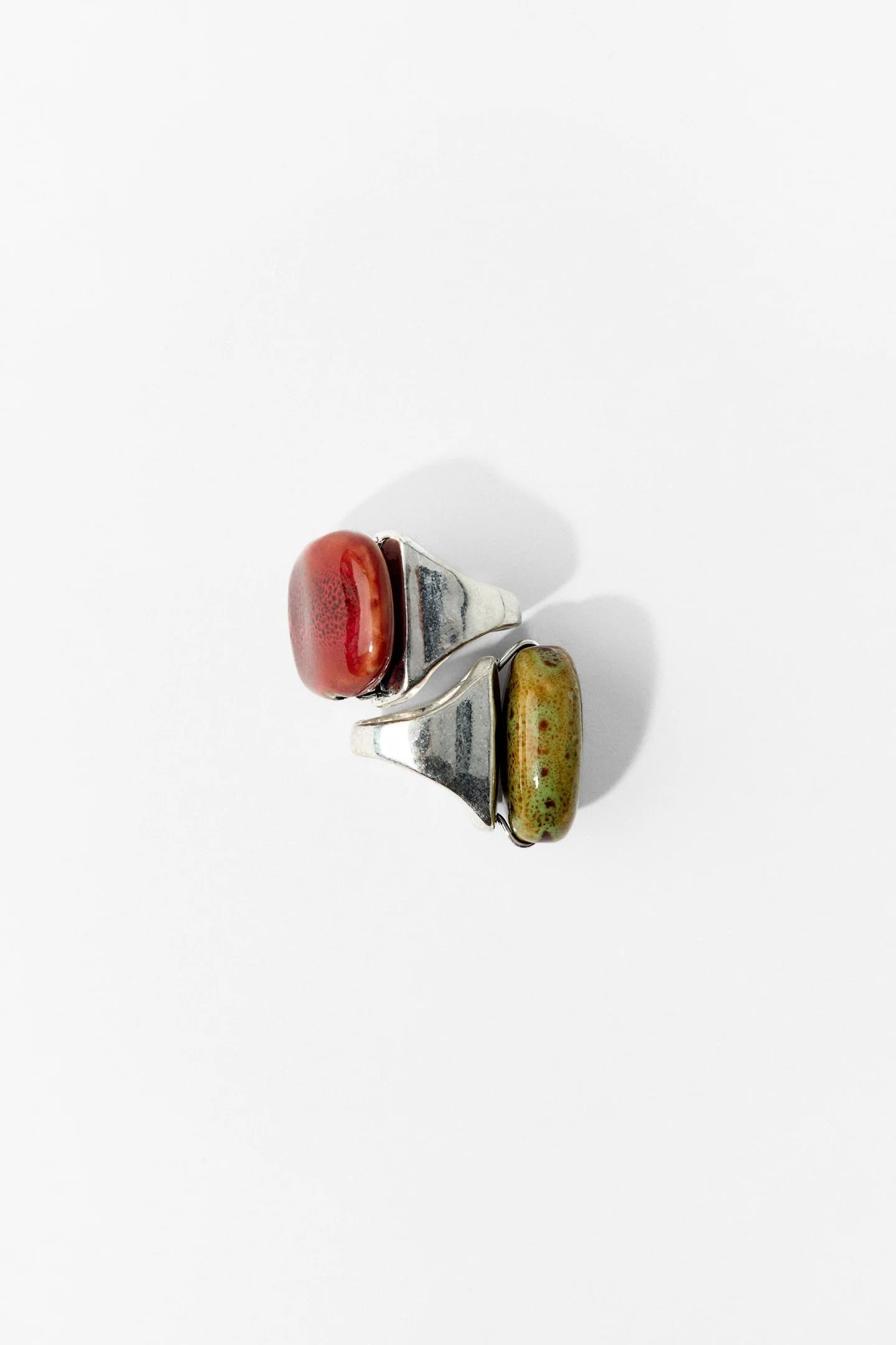 НАБОР ИЗ 2-Х БОЛЬШИХ КОЛЬЦ С КАМНЯМИ