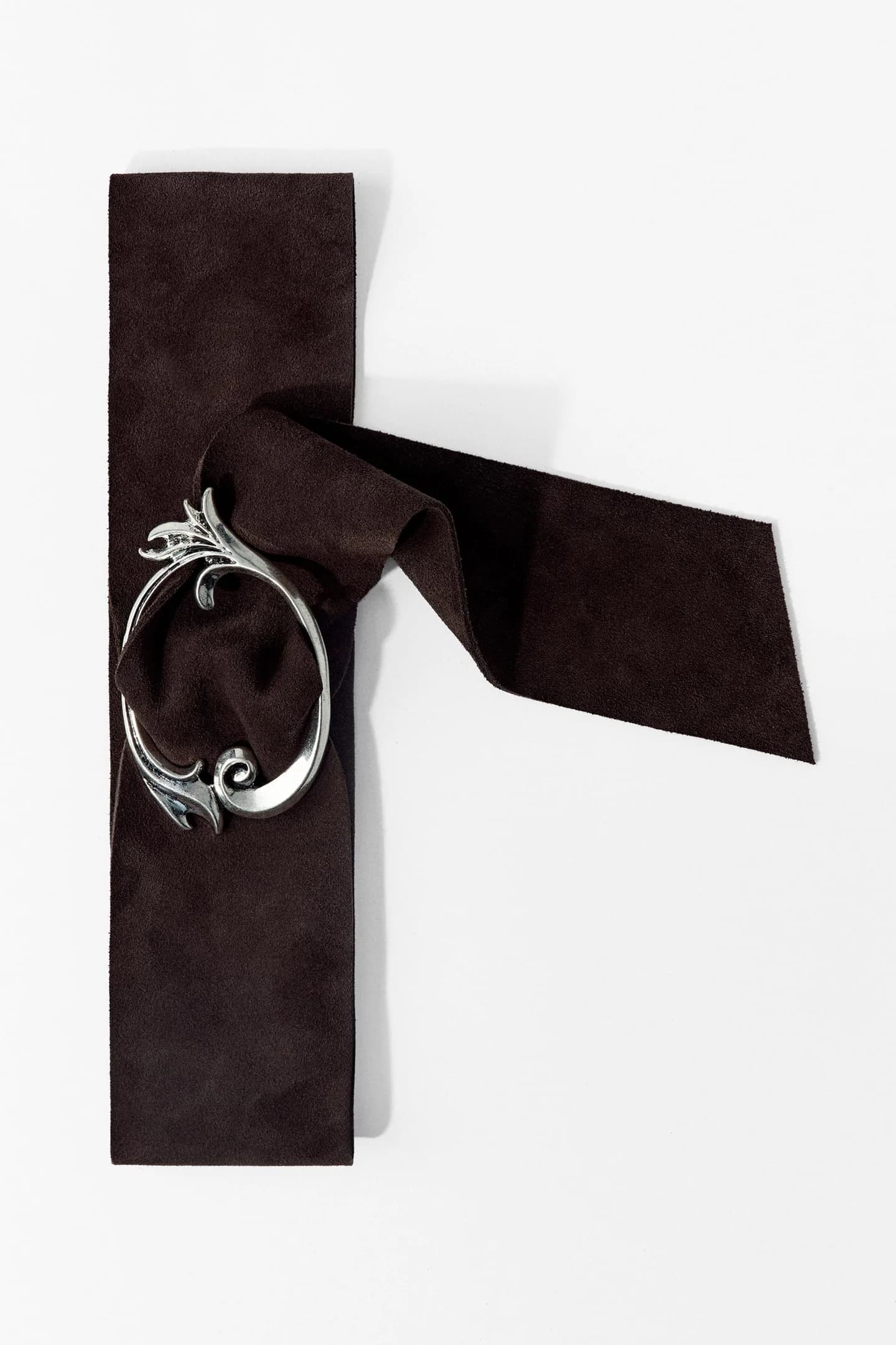 РЕМЕНЬ ИЗ ЗАМШИ С ОРГАНИЧЕСКОЙ ПРЯЖКОЙ