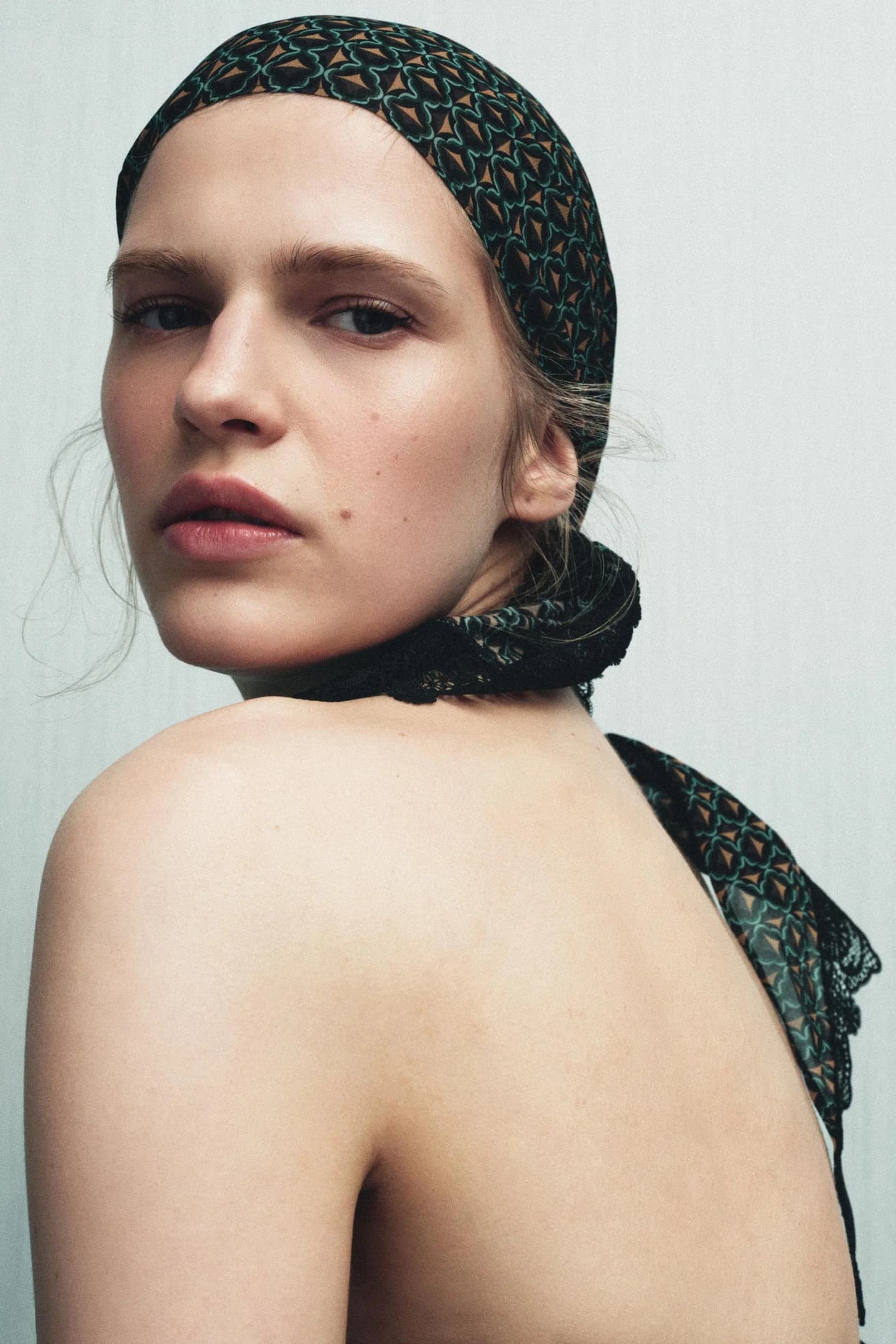 ШАРФ ПАРЕО С ПРИНТОМ ИЗ 100% ВИСКОЗЫ И КРУЖЕВА - фото 2