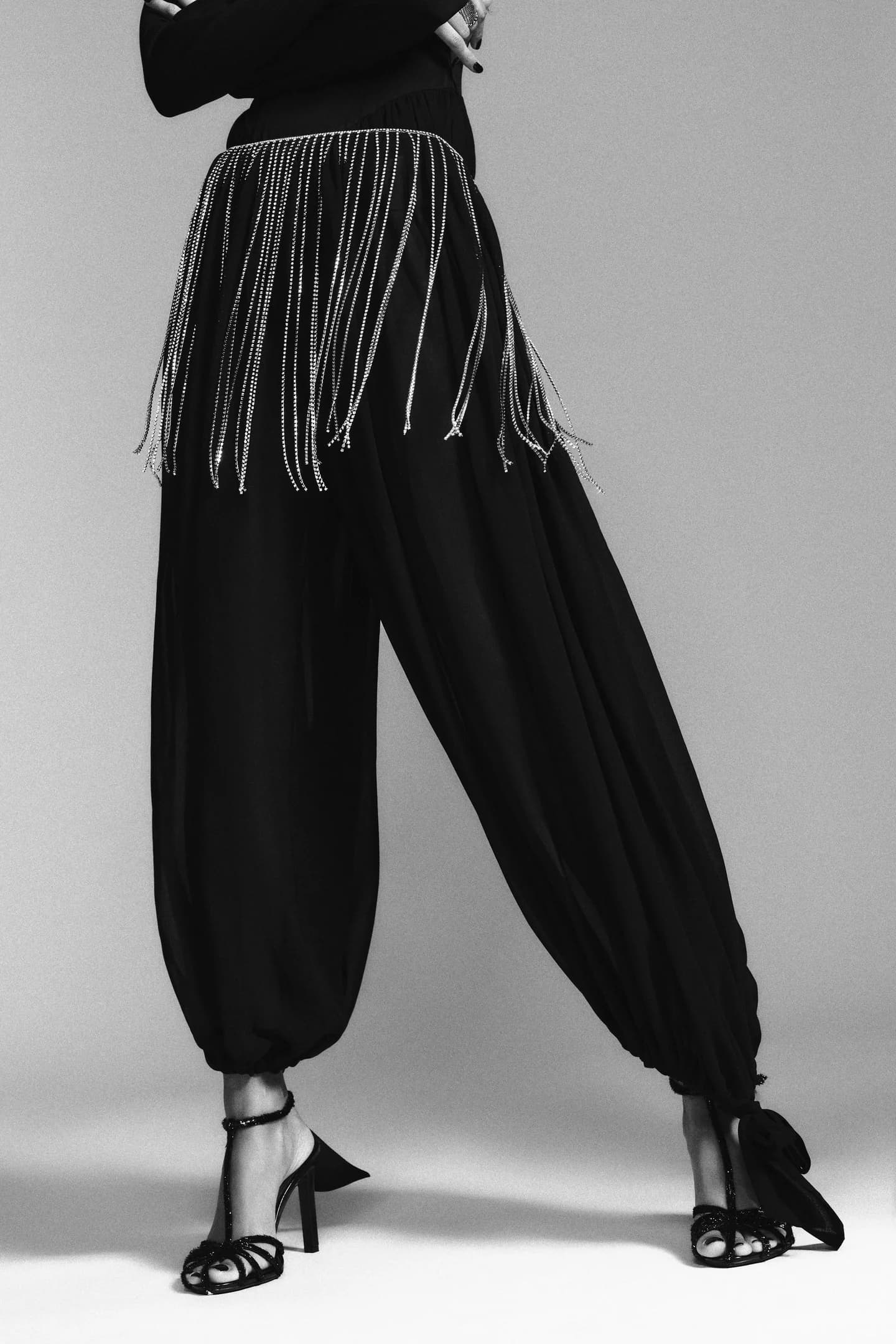 РЕМЕНЬ С БЛЕСТЯЩИМИ ПАЙЕТКАМИ И БАЛЯРКОЙ - фото 2