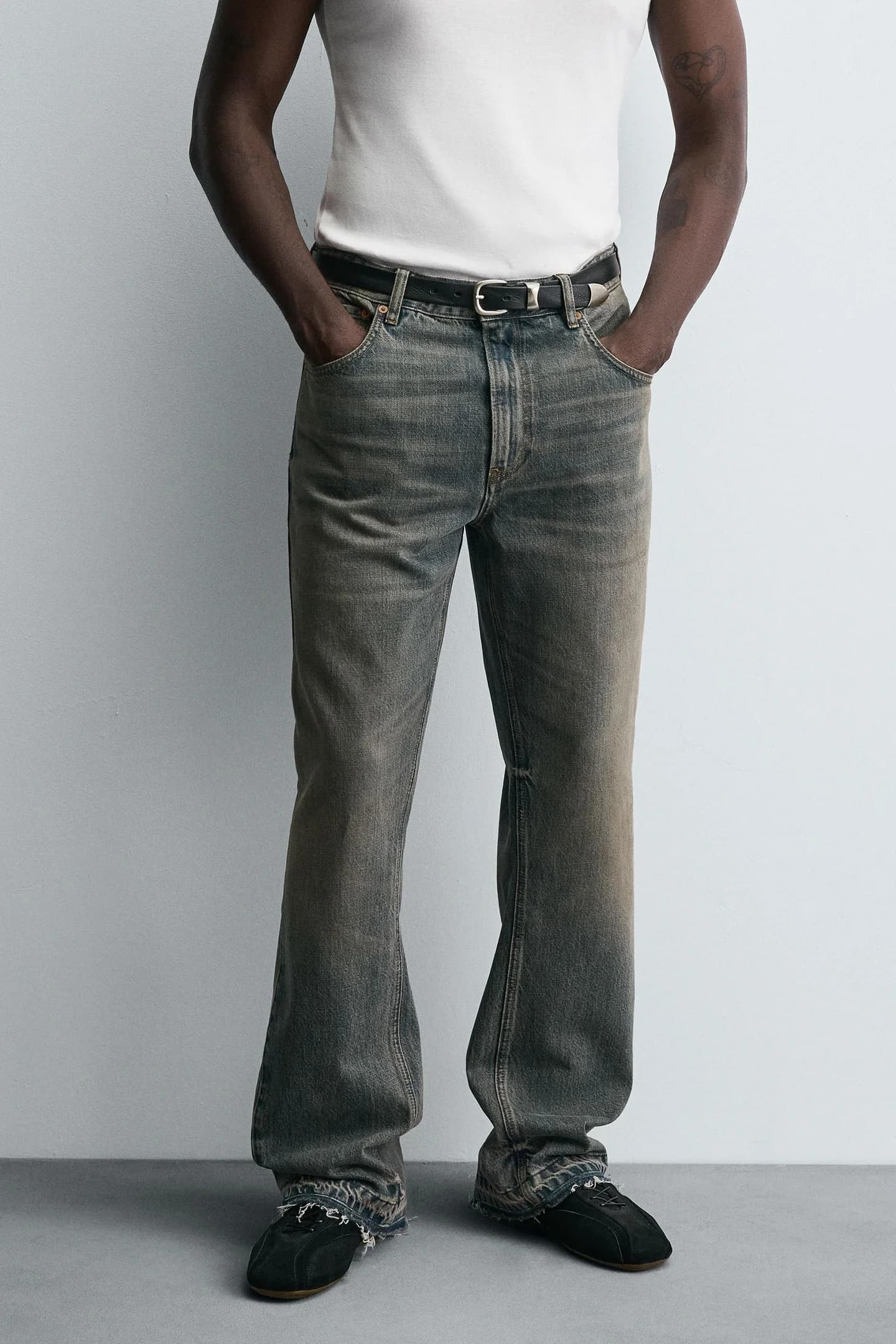 ДЖИНСЫ РАСКЛЕШЕННОГО КРОЯ - фото 2