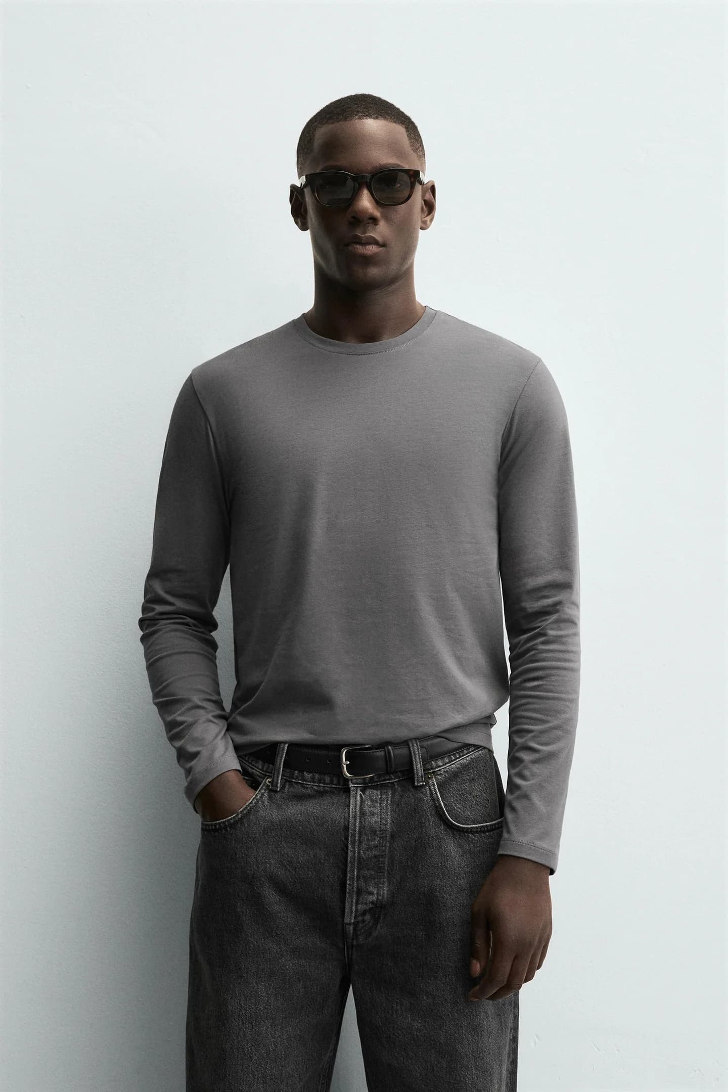 ПРИГЛАШЕННАЯ ФУТБОЛКА ИЗ БАЗОВОЙ КОЛЛЕКЦИИ - фото 2