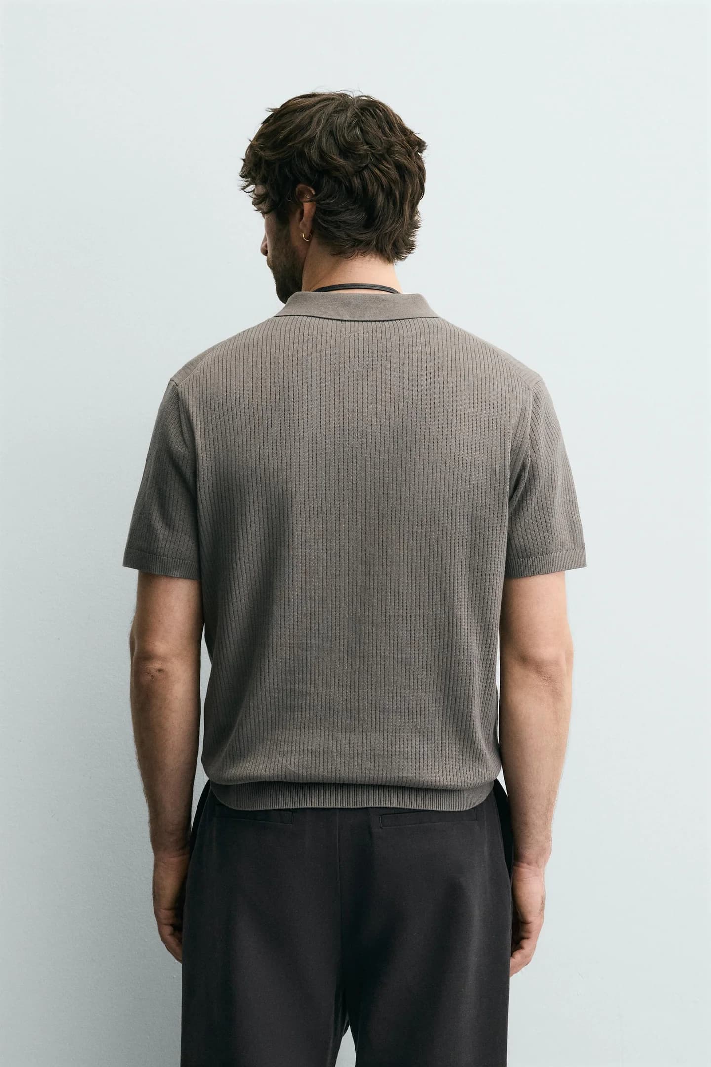 ТРИКОТАЖНАЯ РУБАШКА ПОЛО В РЕБРИКУ - фото 5